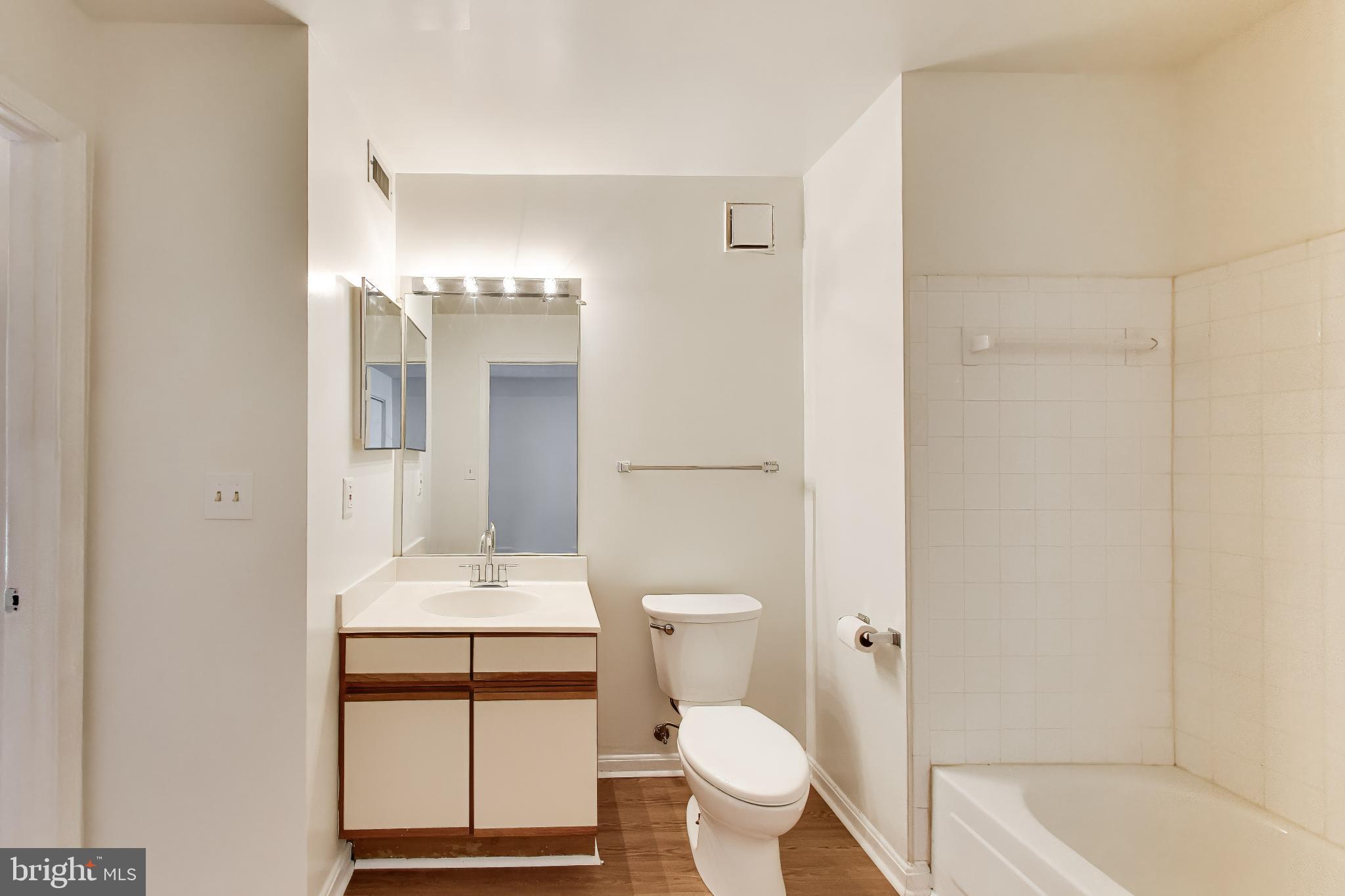 VISTAS AT BOWIE TOWN CTR - Residential