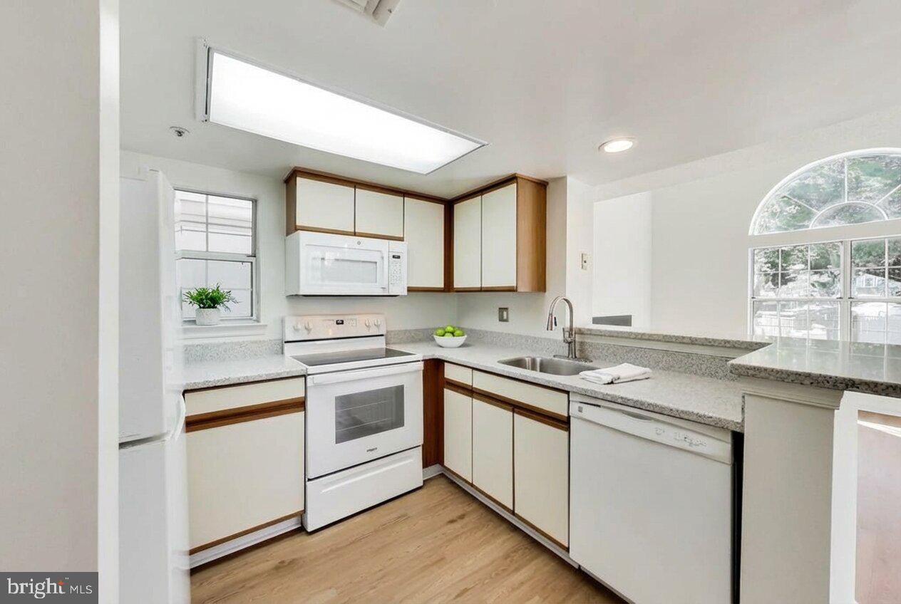 VISTAS AT BOWIE TOWN CTR - Residential