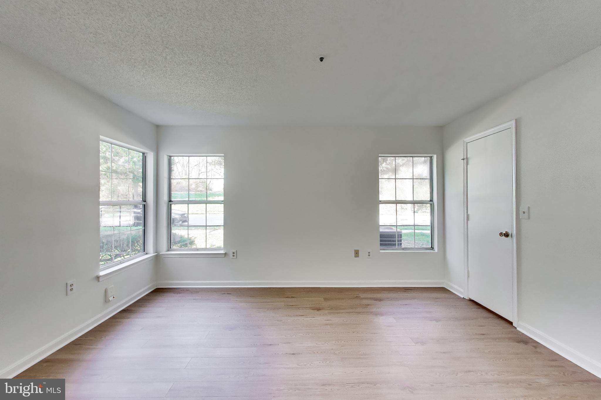 VISTAS AT BOWIE TOWN CTR - Residential