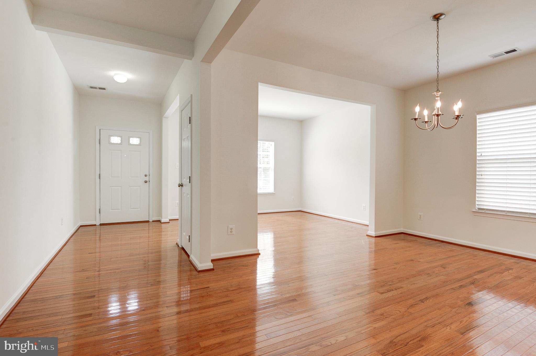 ESTATES AT ELK RUN - Residential Lease