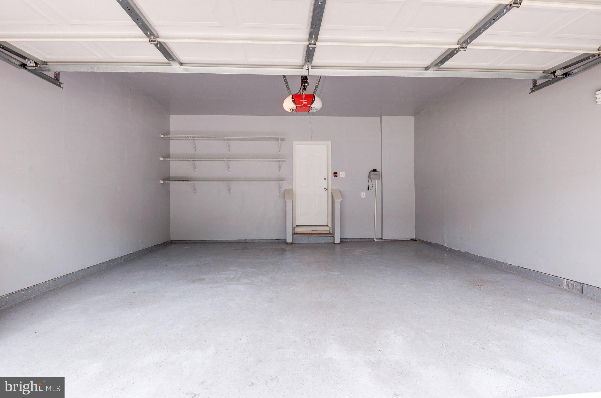 ESTATES AT ELK RUN - Residential Lease