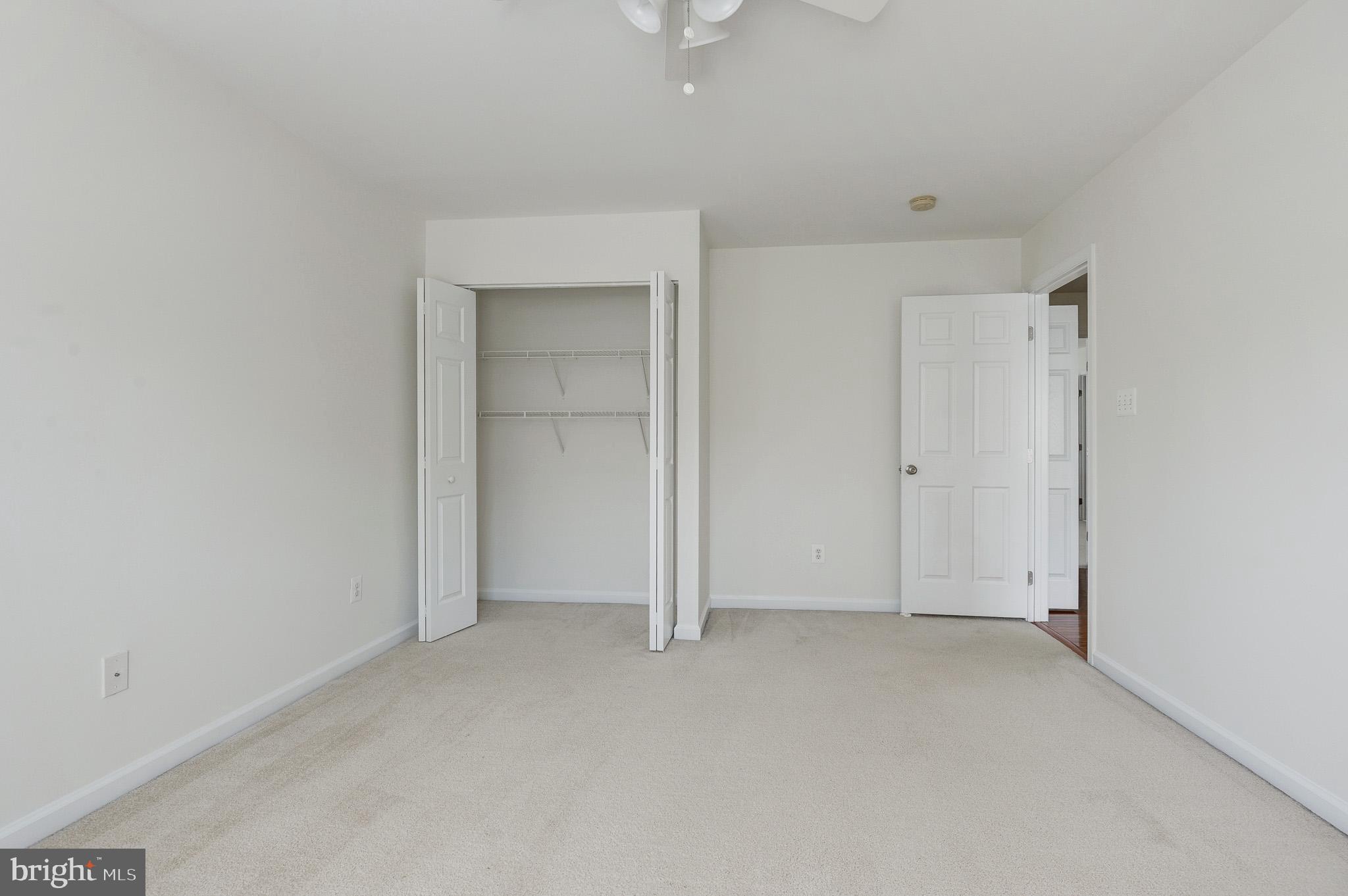 ESTATES AT ELK RUN - Residential Lease