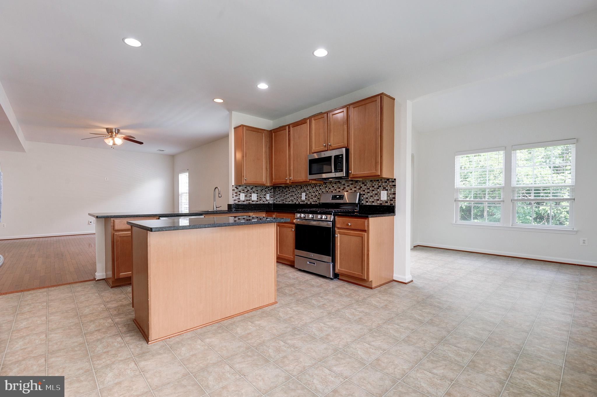 ESTATES AT ELK RUN - Residential Lease