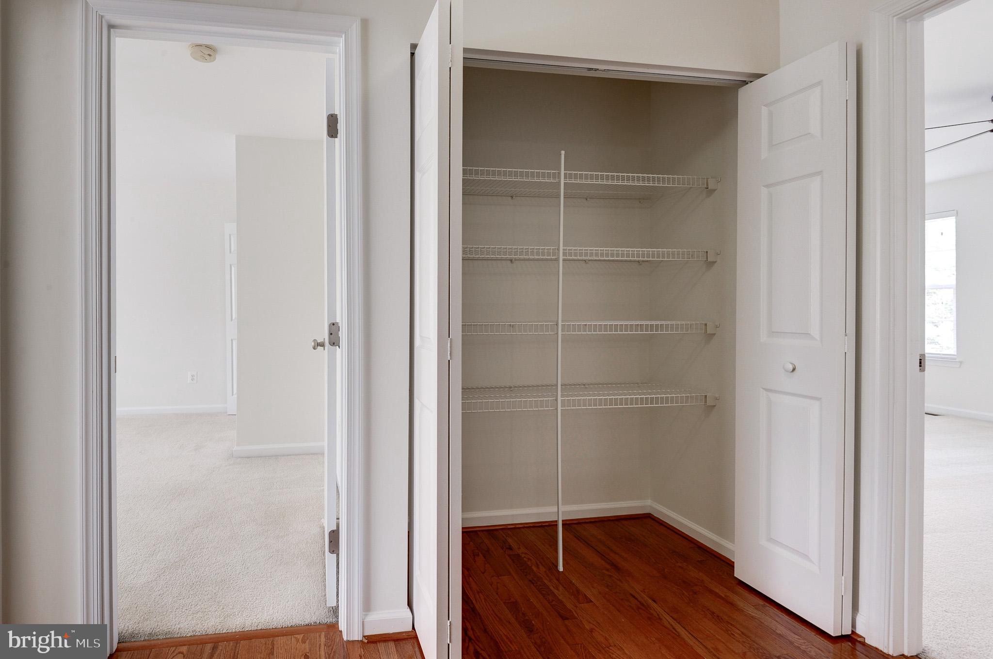 ESTATES AT ELK RUN - Residential Lease