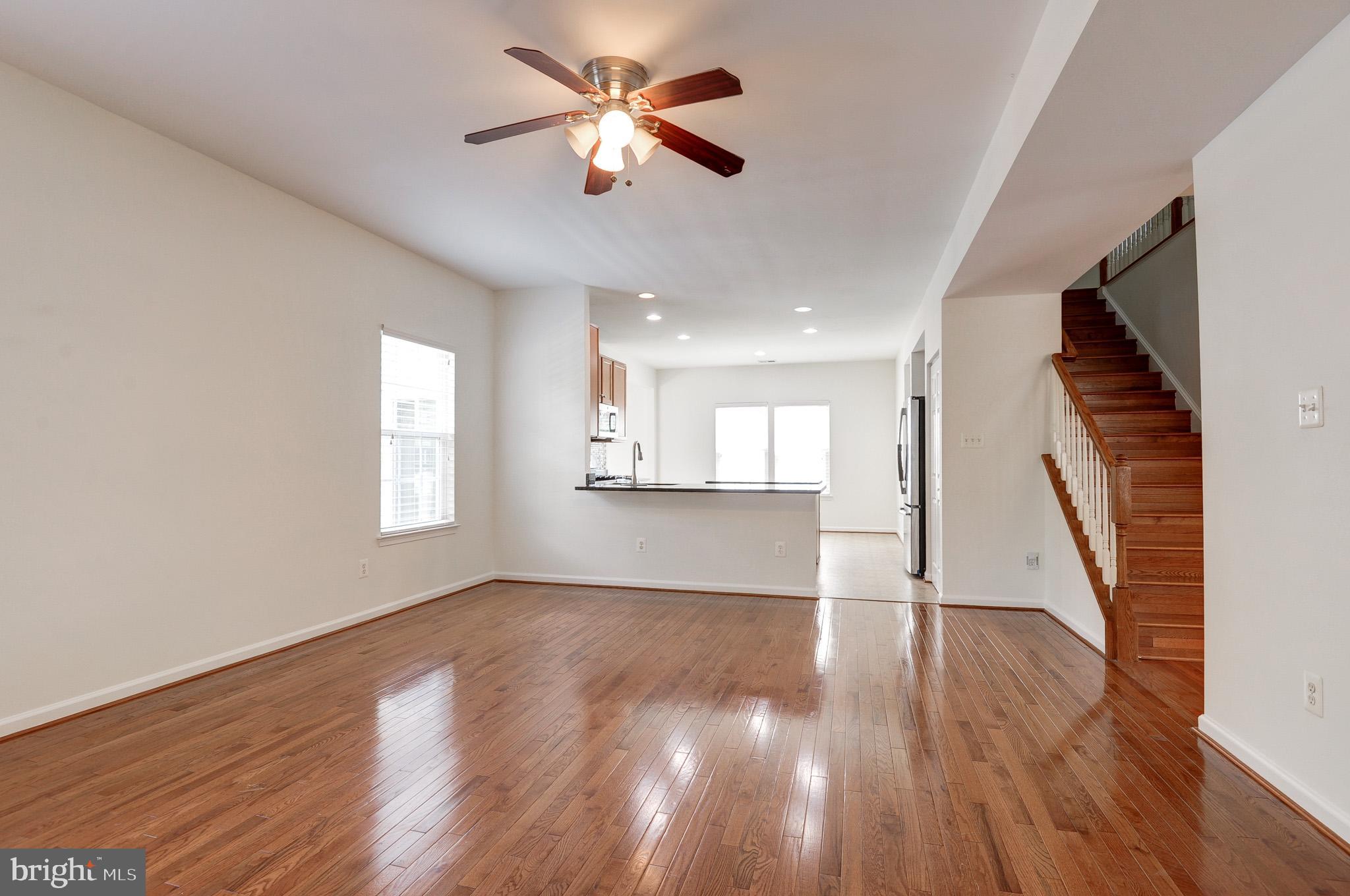 ESTATES AT ELK RUN - Residential Lease