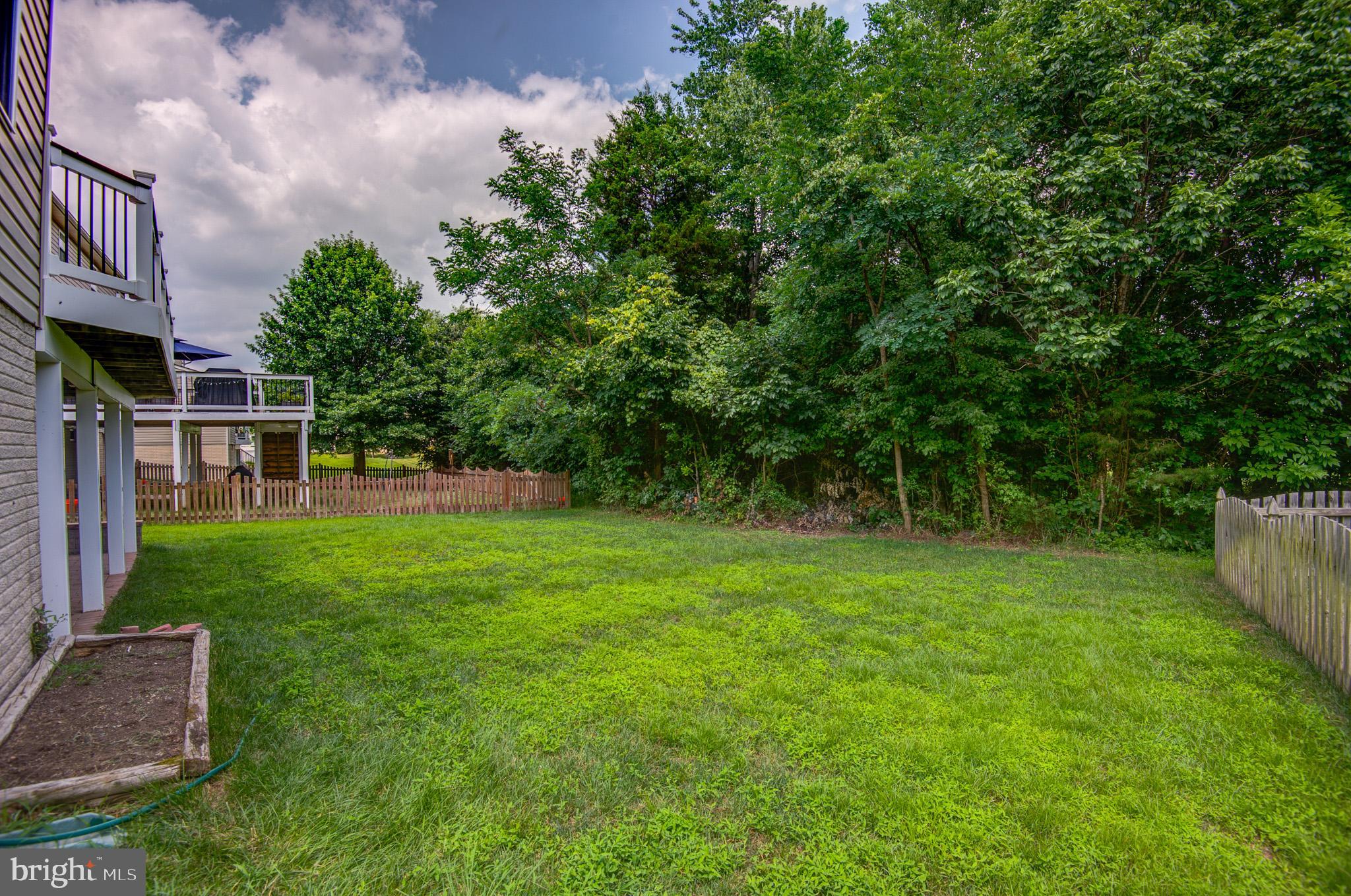 ESTATES AT ELK RUN - Residential Lease