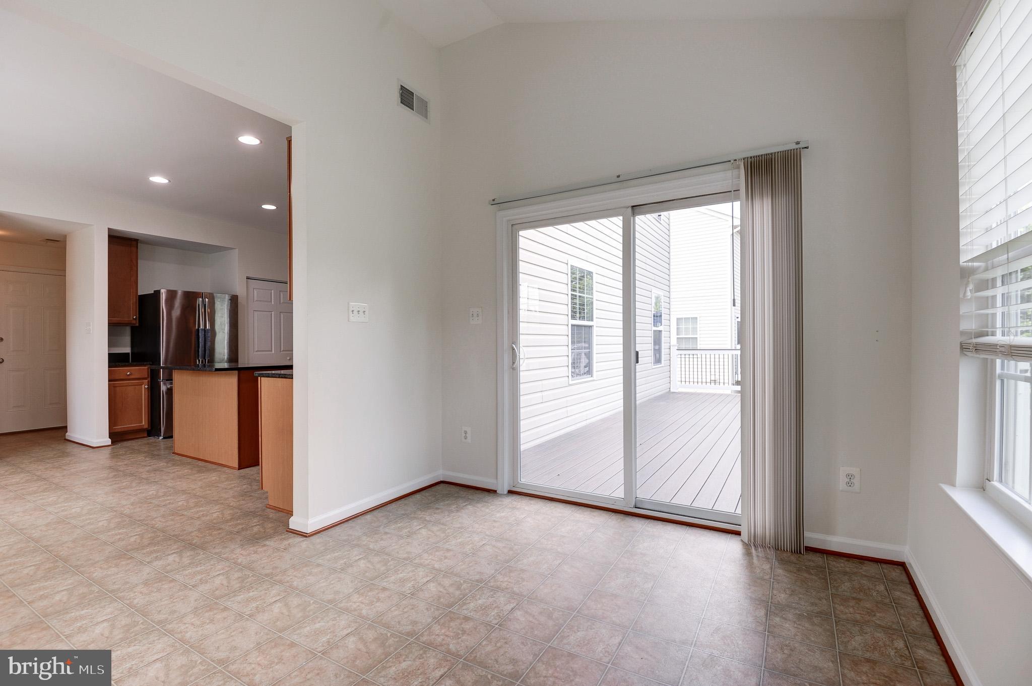 ESTATES AT ELK RUN - Residential Lease