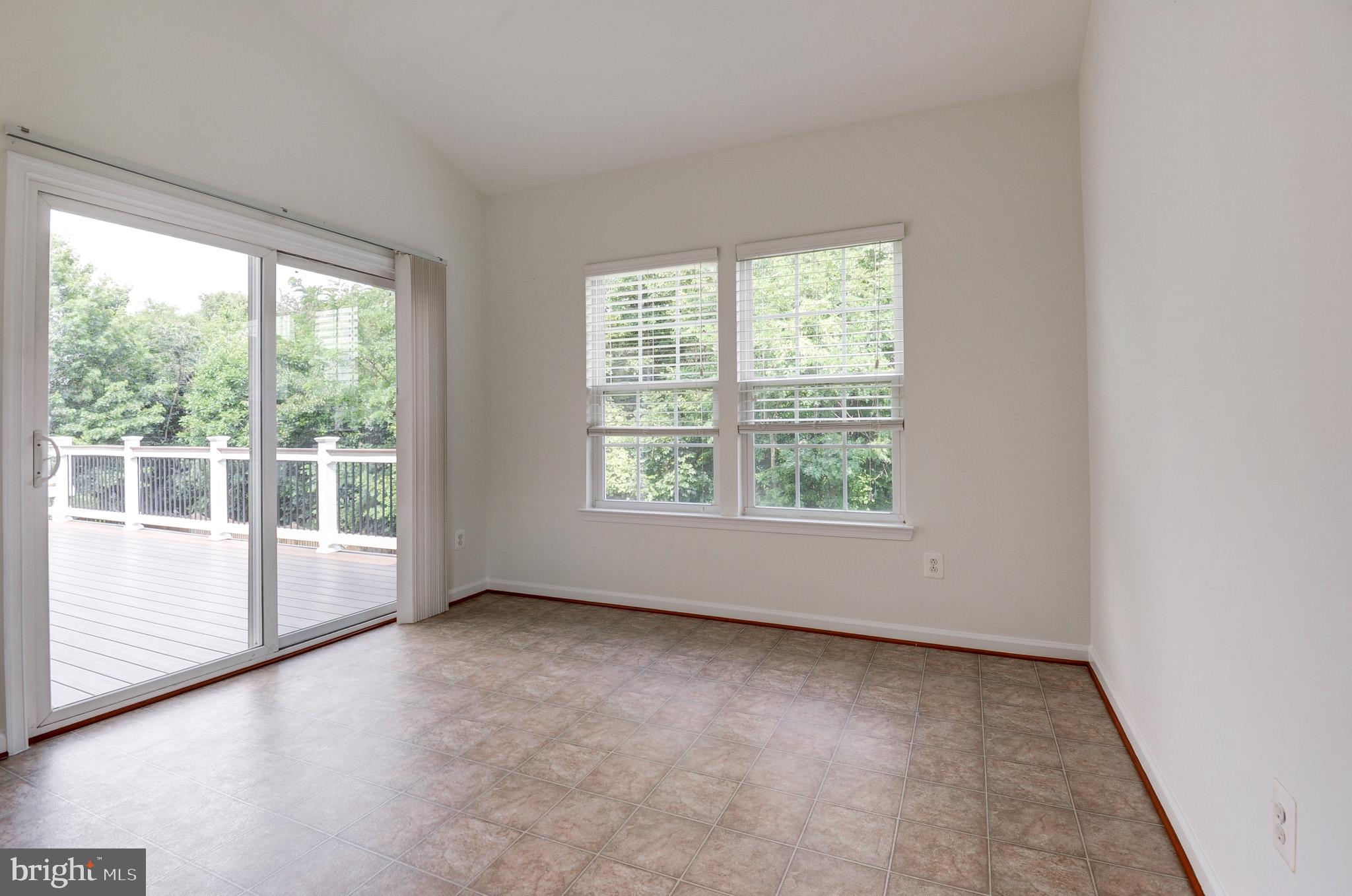 ESTATES AT ELK RUN - Residential Lease