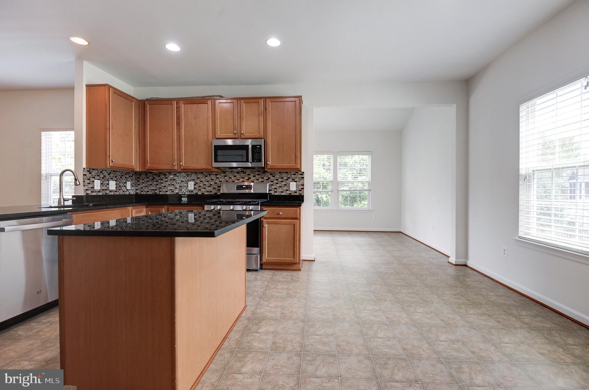 ESTATES AT ELK RUN - Residential Lease