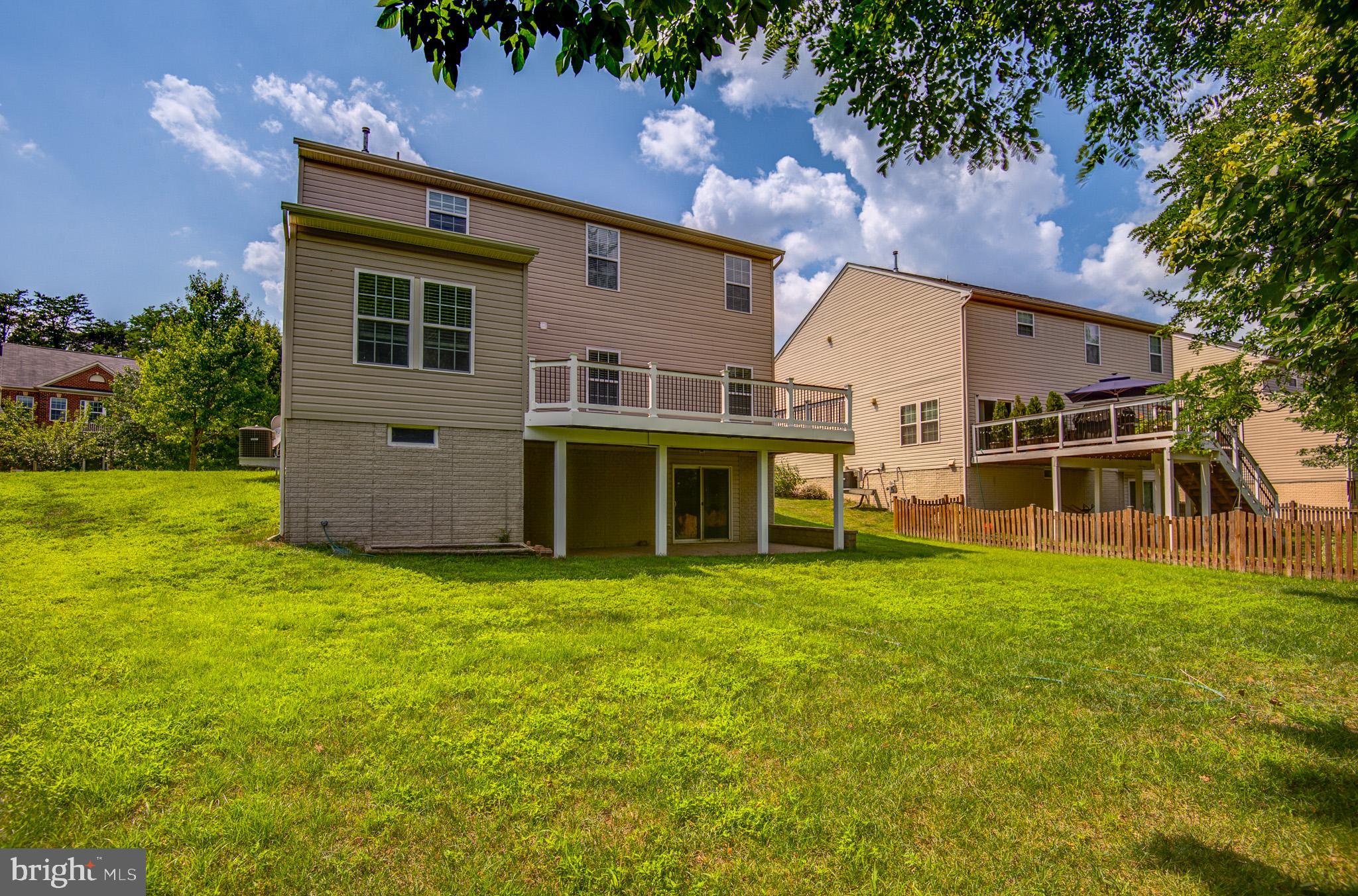 ESTATES AT ELK RUN - Residential Lease