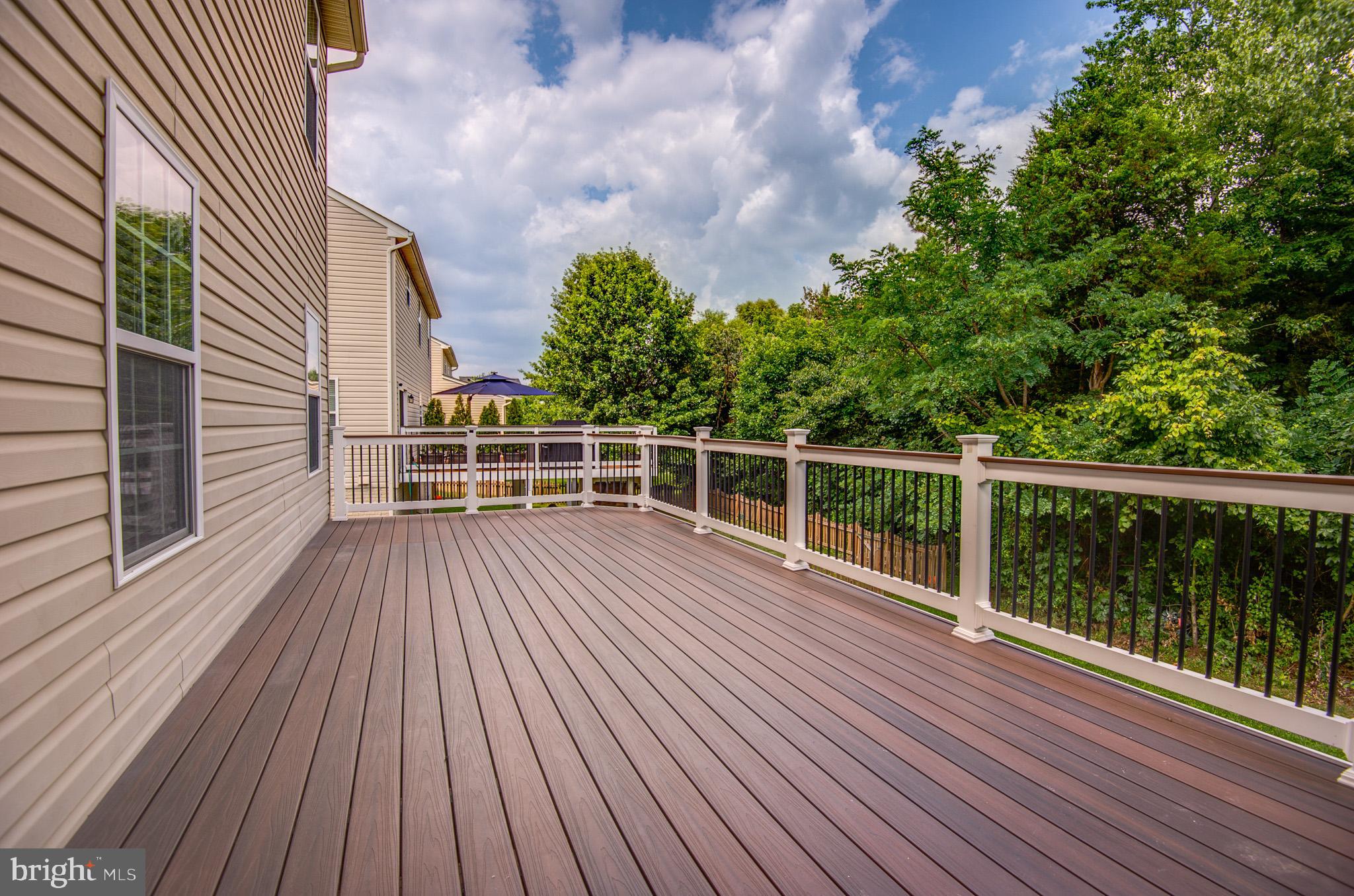 ESTATES AT ELK RUN - Residential Lease