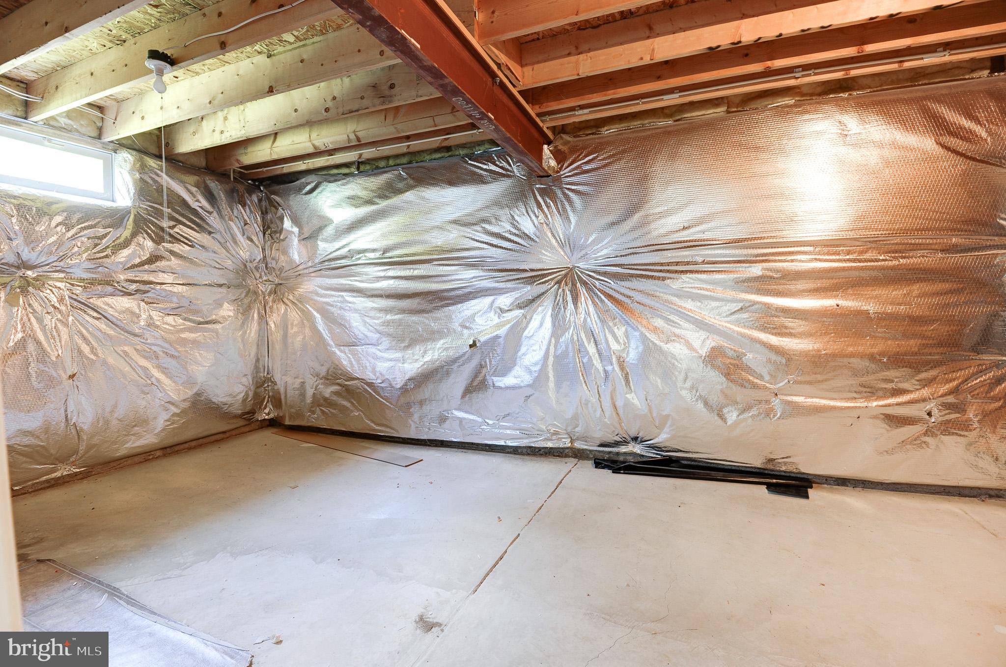 ESTATES AT ELK RUN - Residential Lease