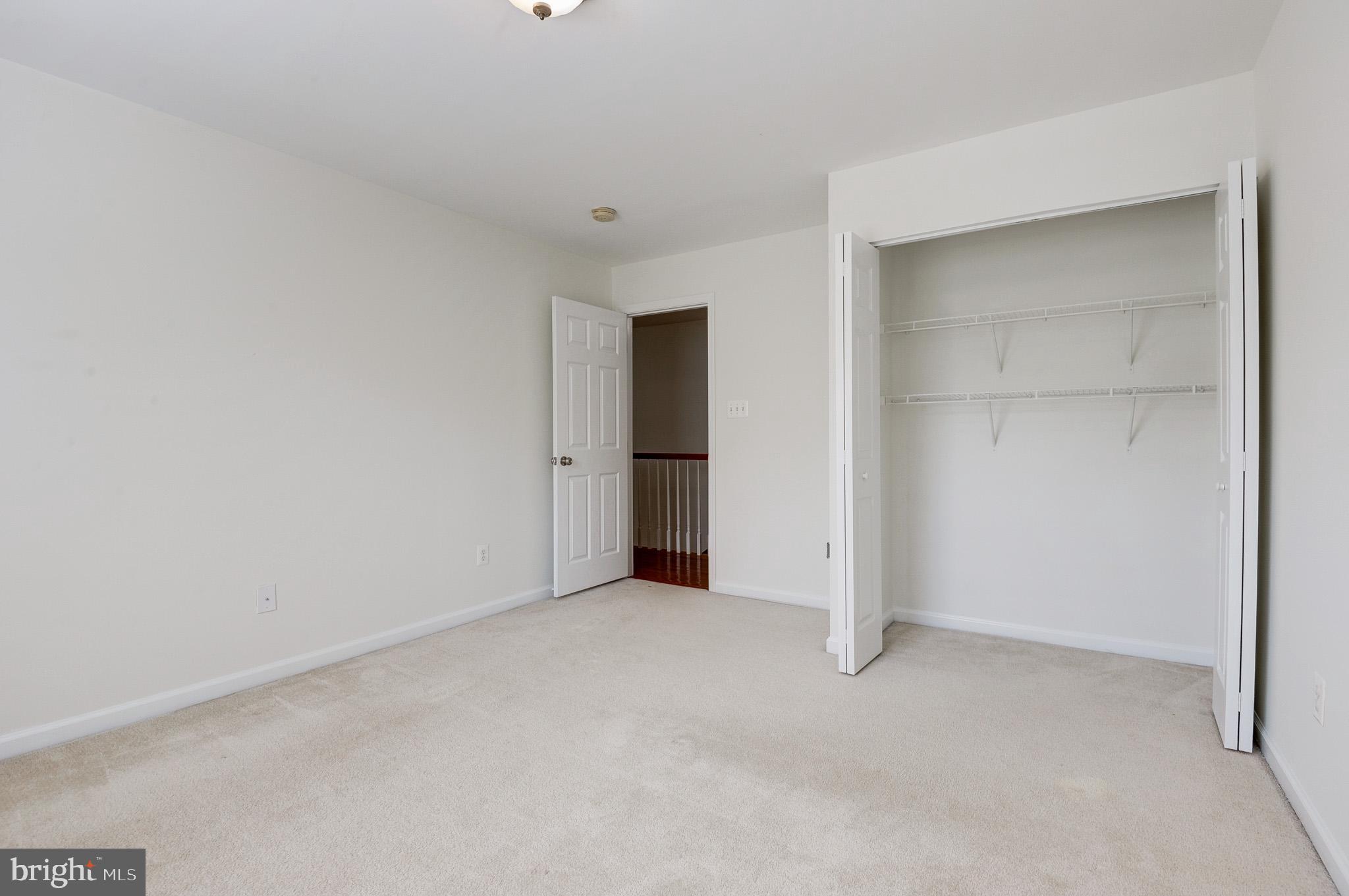 ESTATES AT ELK RUN - Residential Lease