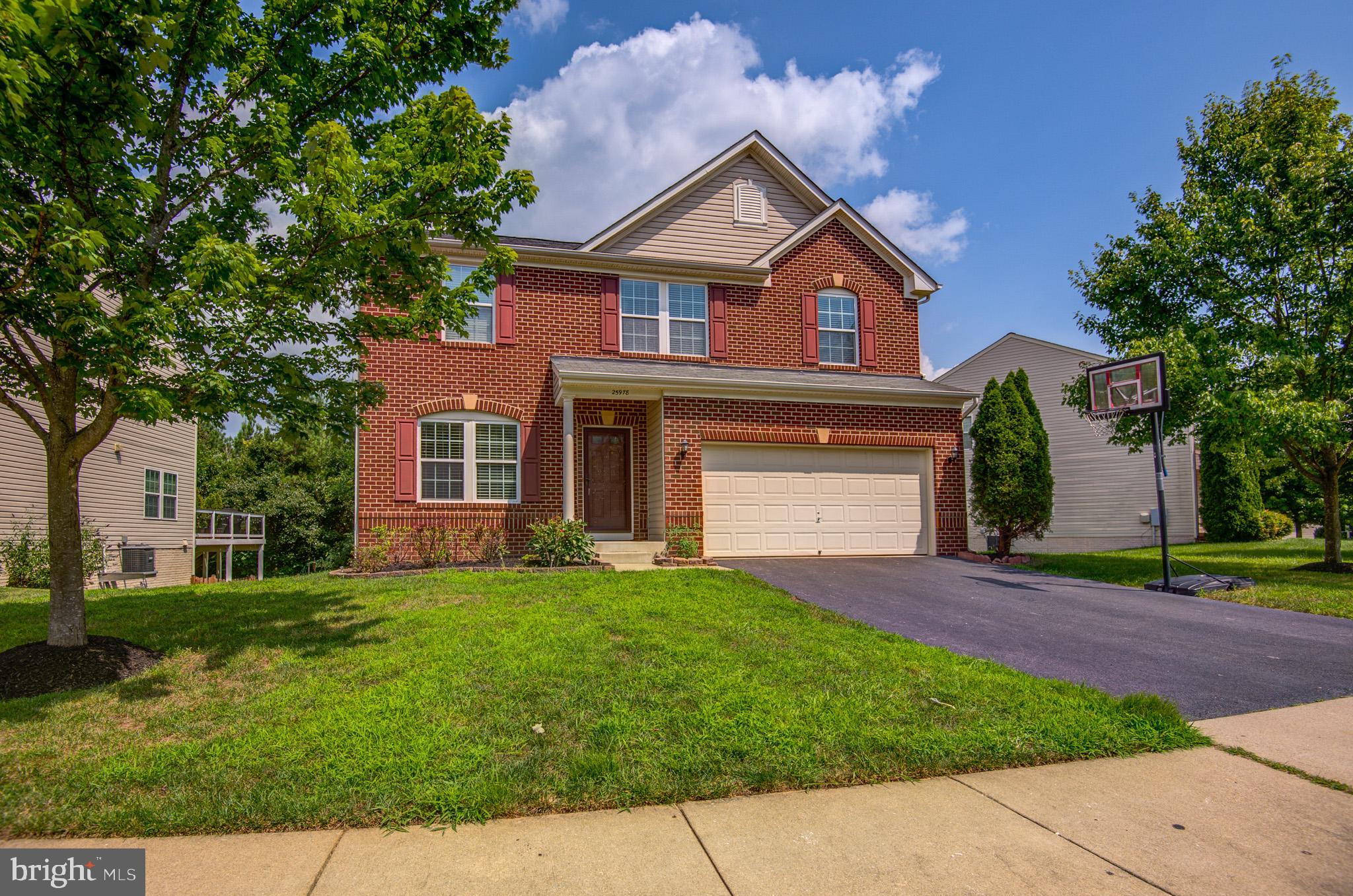 ESTATES AT ELK RUN - Residential Lease