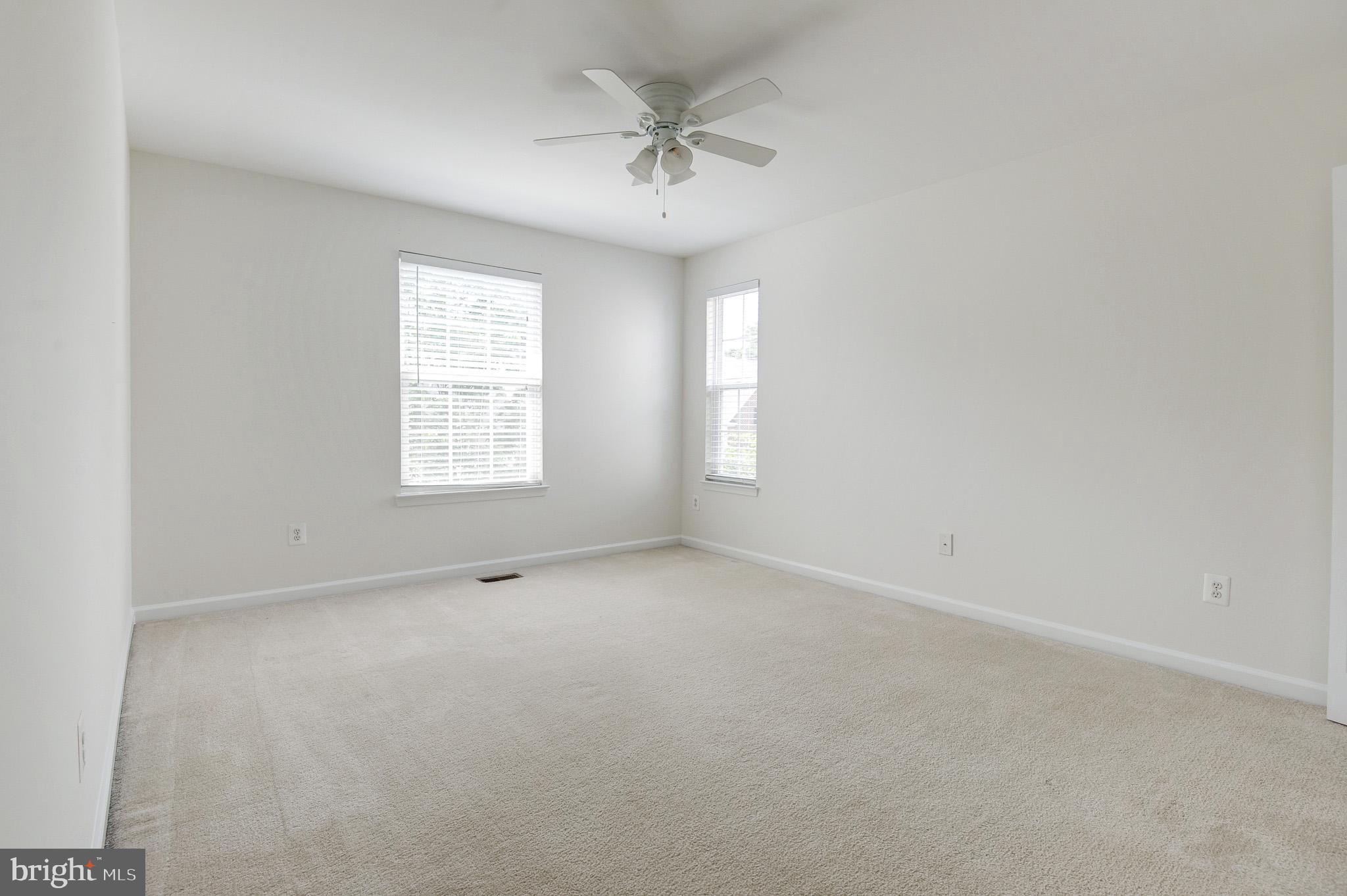 ESTATES AT ELK RUN - Residential Lease