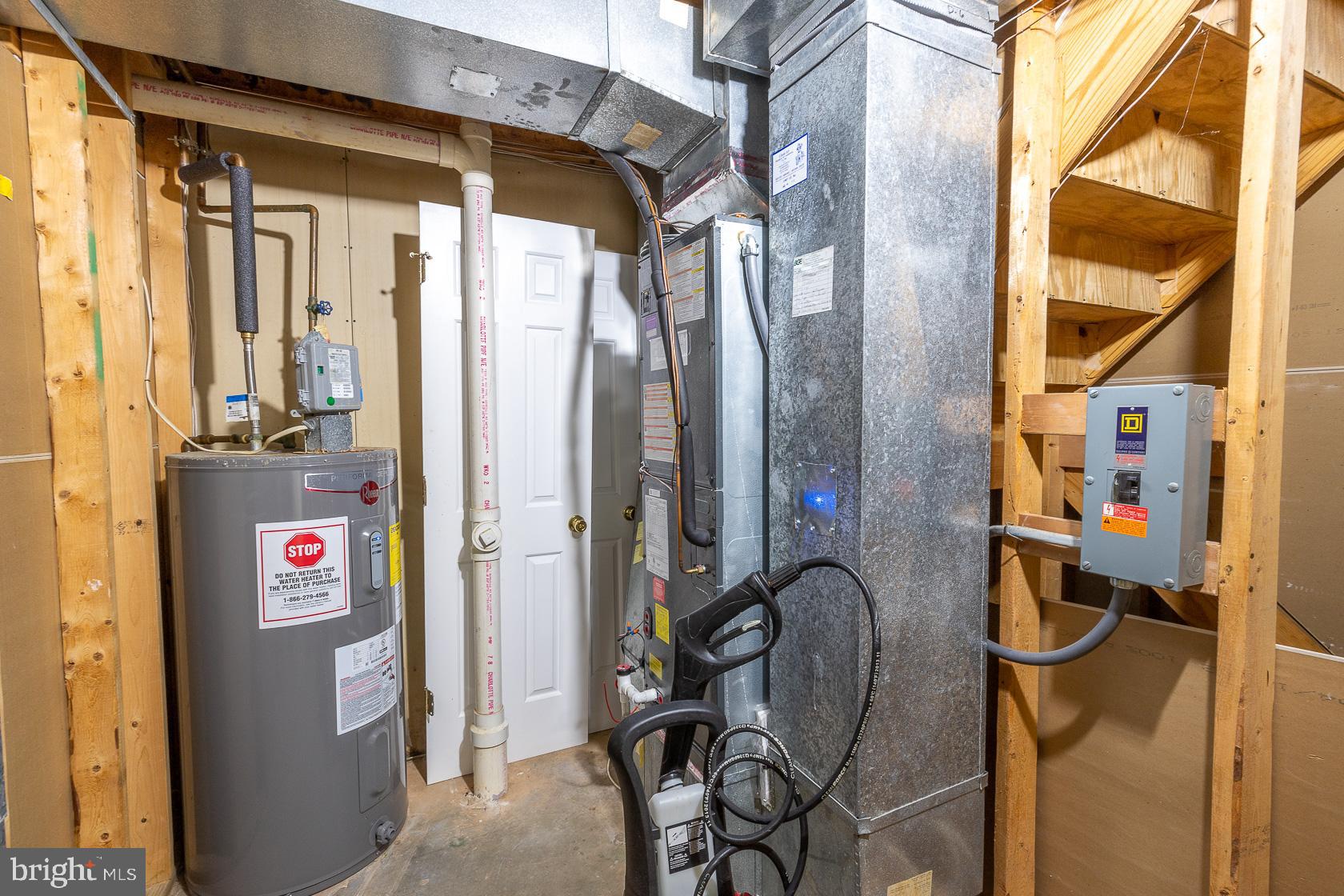 WHISPERING MEADOW - Residential Lease