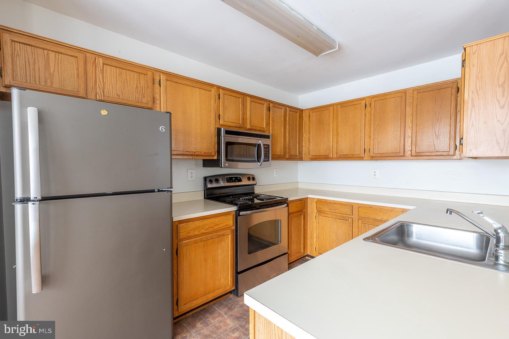 WHISPERING MEADOW - Residential Lease