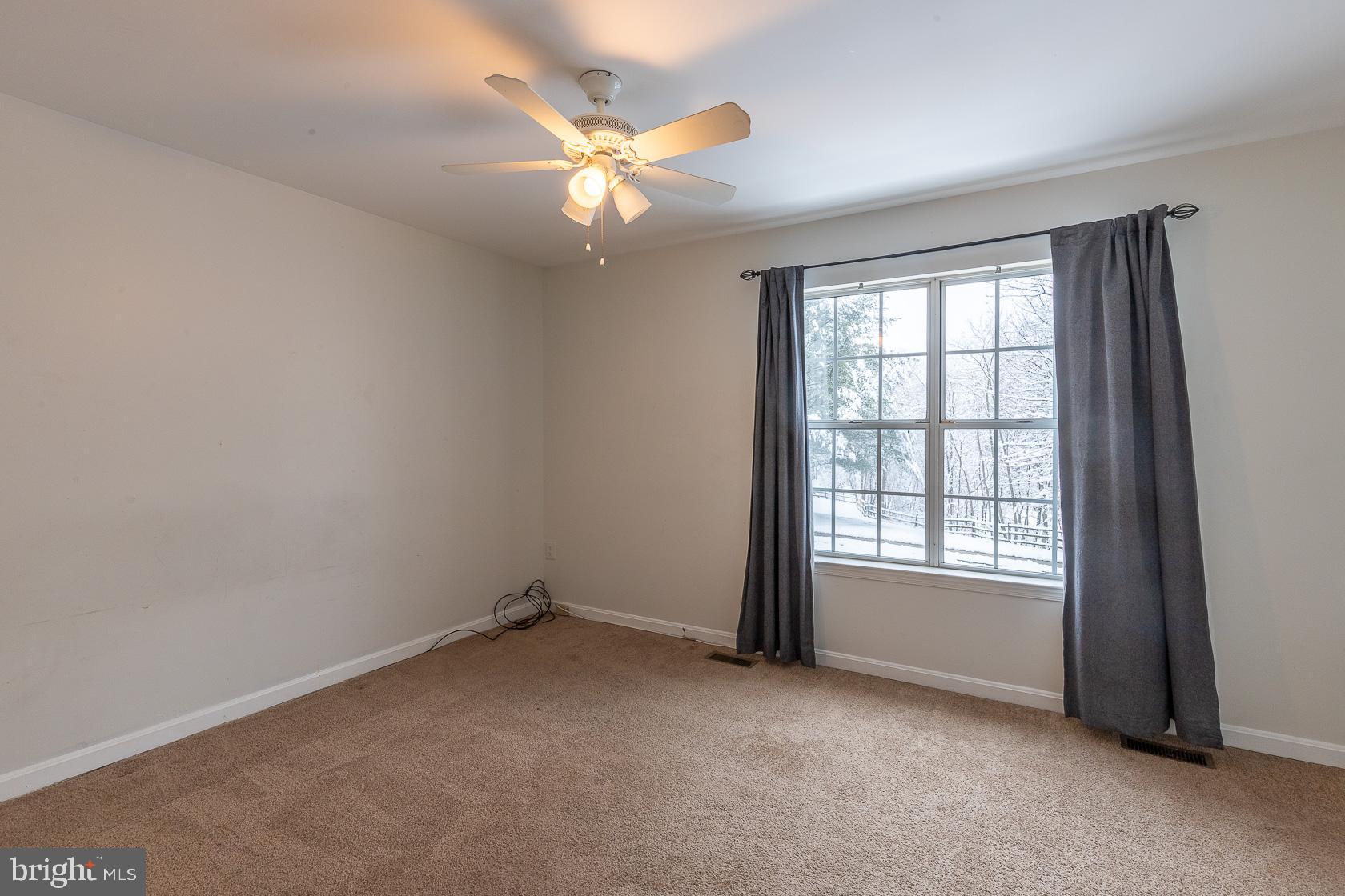 WHISPERING MEADOW - Residential Lease