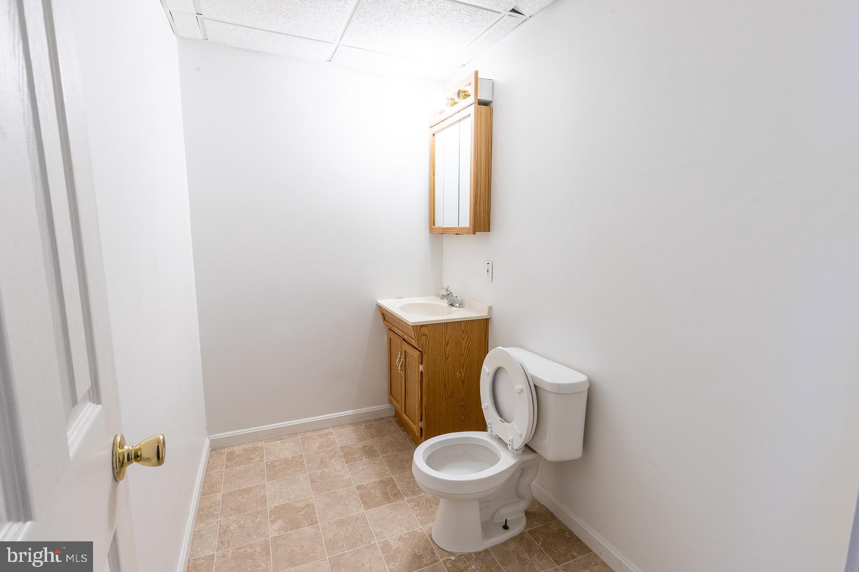 WHISPERING MEADOW - Residential Lease