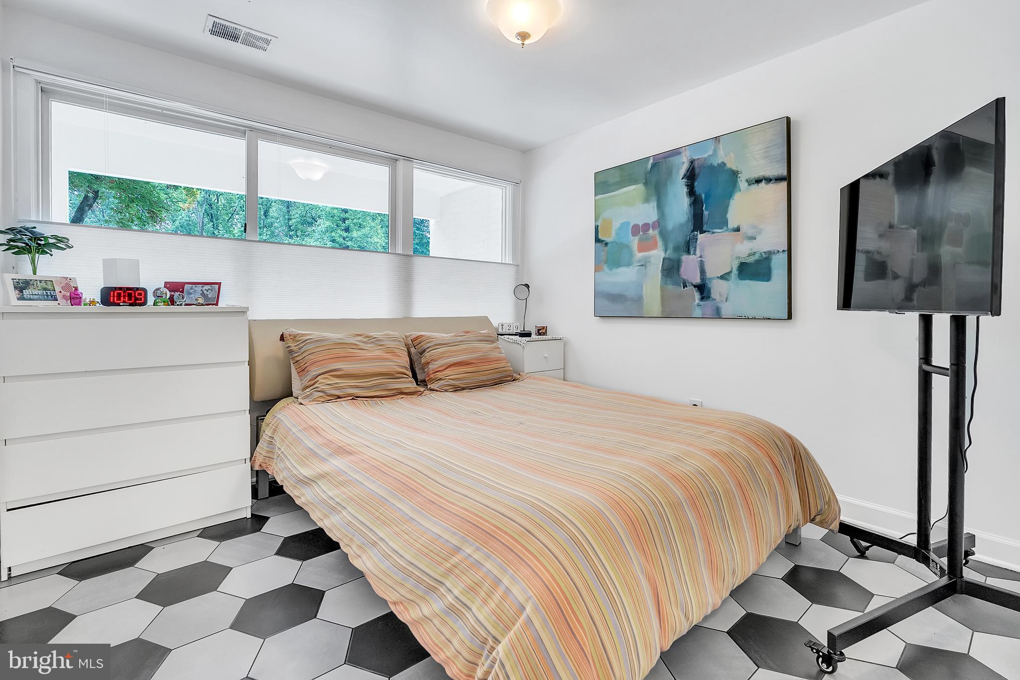 CARDEROCK SPRINGS - Residential