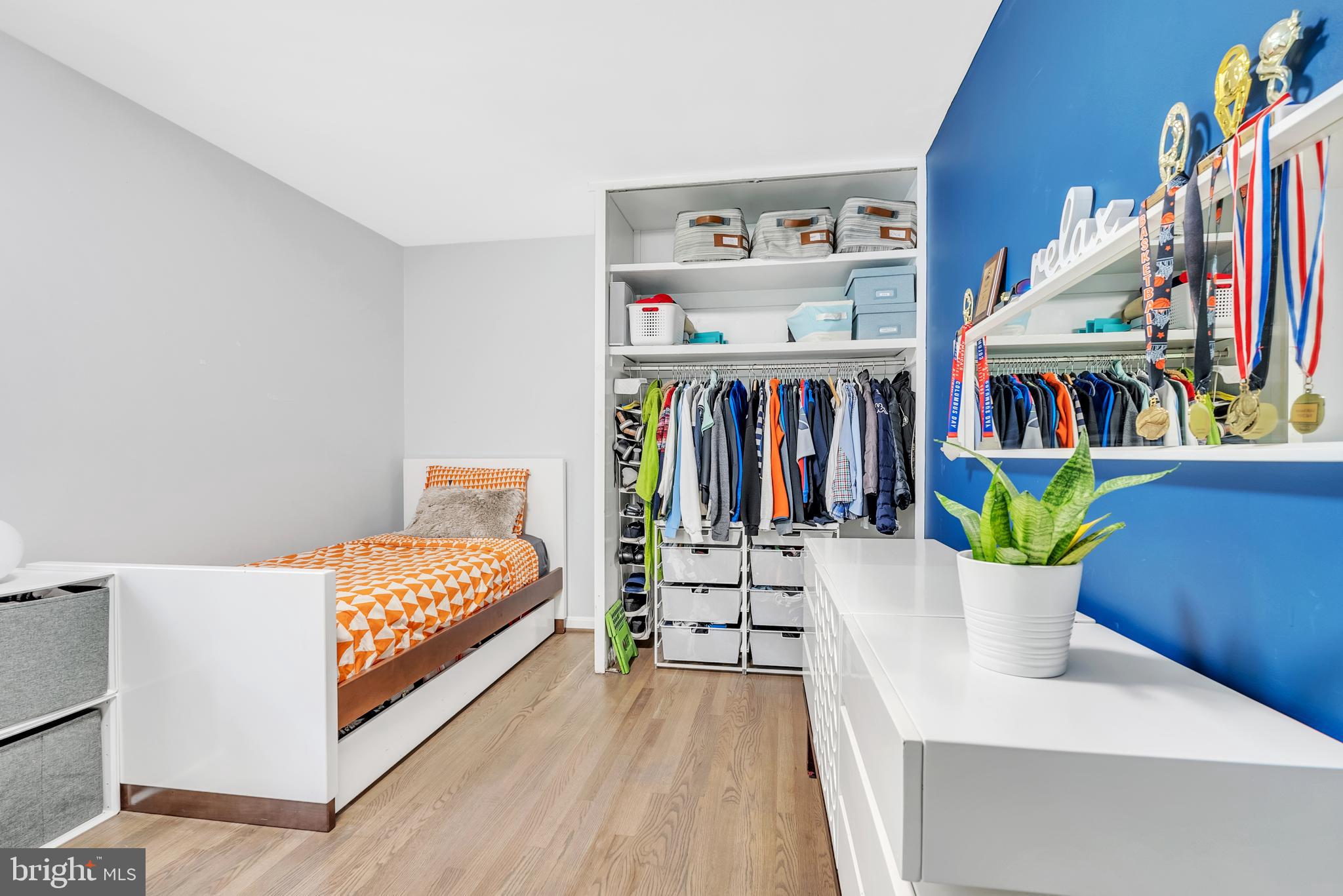 CARDEROCK SPRINGS - Residential