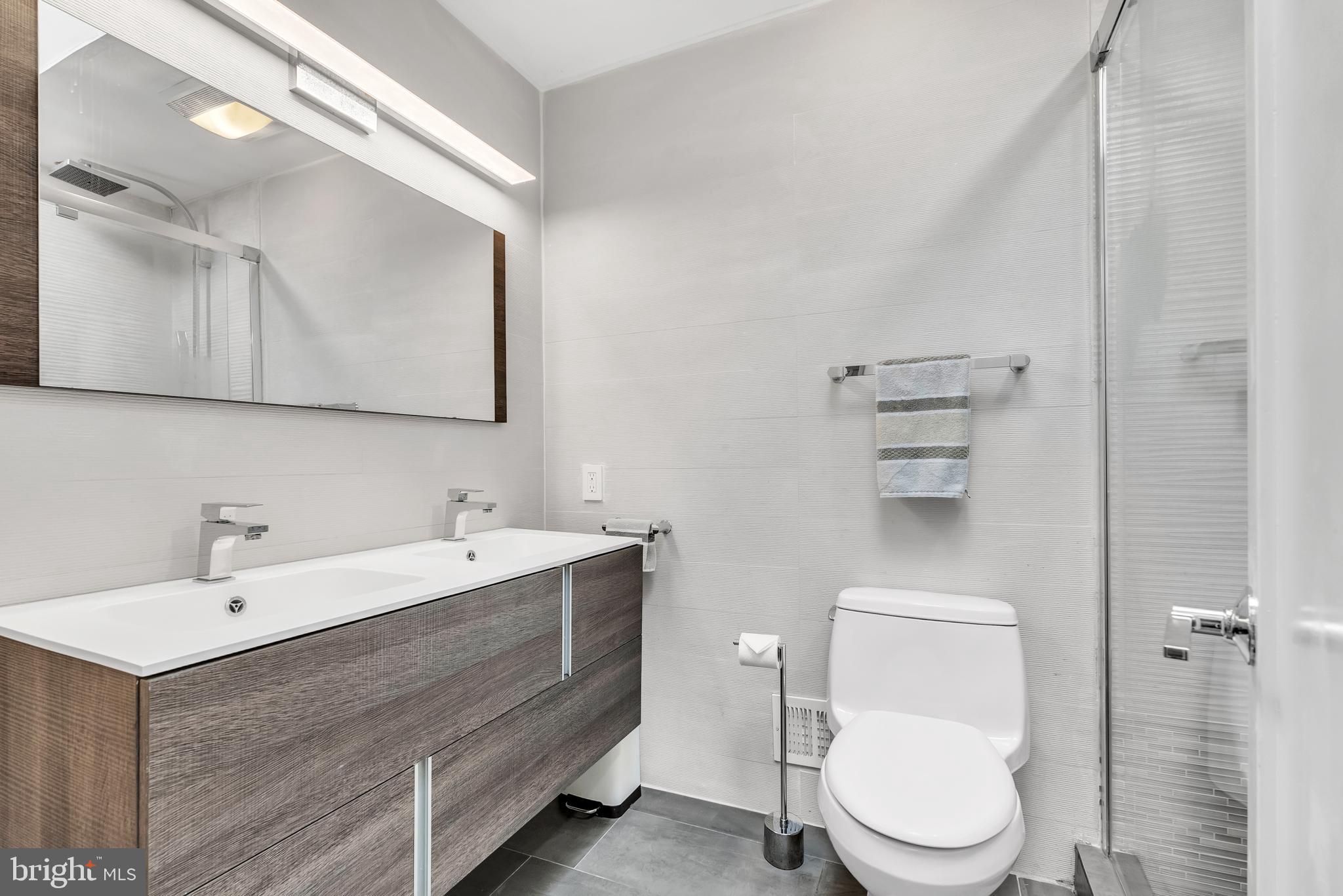 CARDEROCK SPRINGS - Residential