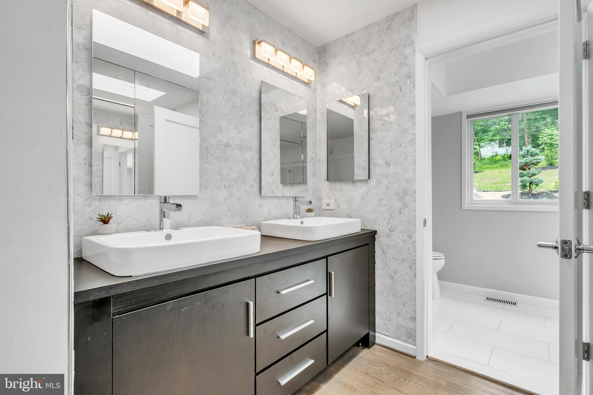 CARDEROCK SPRINGS - Residential