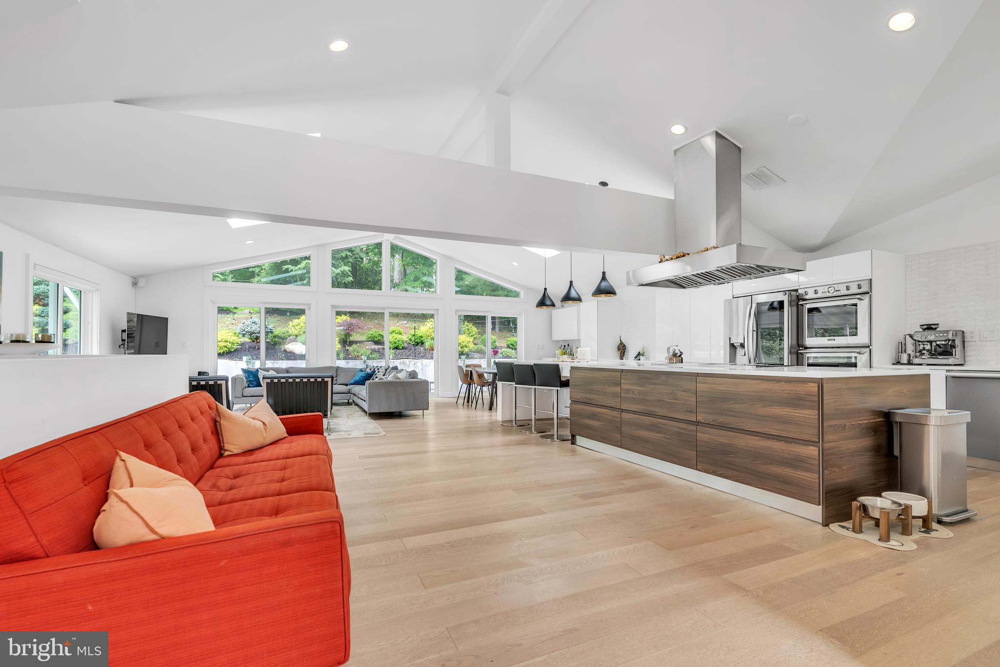 CARDEROCK SPRINGS - Residential