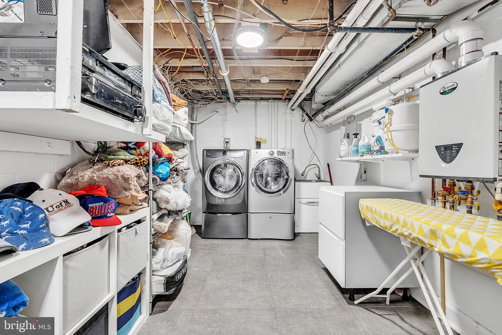 CARDEROCK SPRINGS - Residential