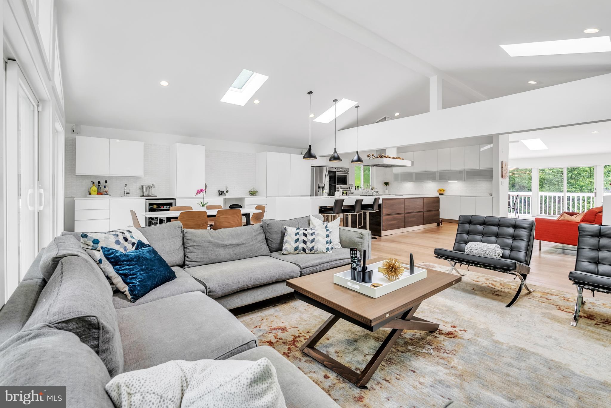 CARDEROCK SPRINGS - Residential