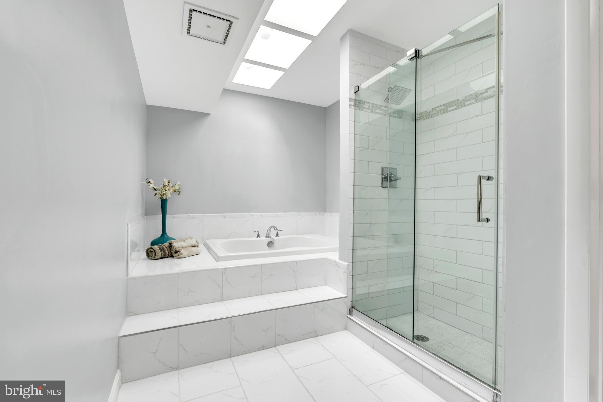 CARDEROCK SPRINGS - Residential