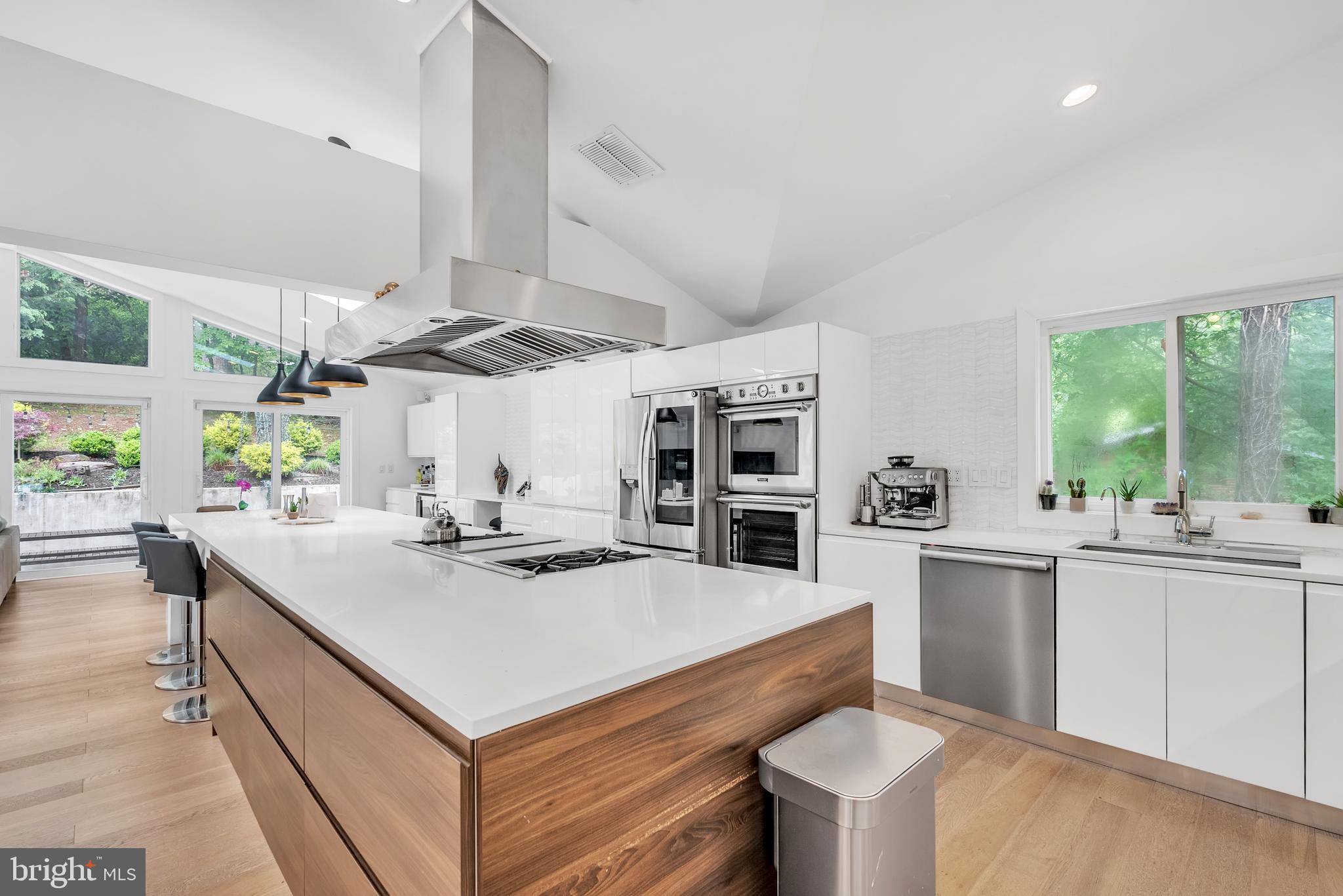 CARDEROCK SPRINGS - Residential