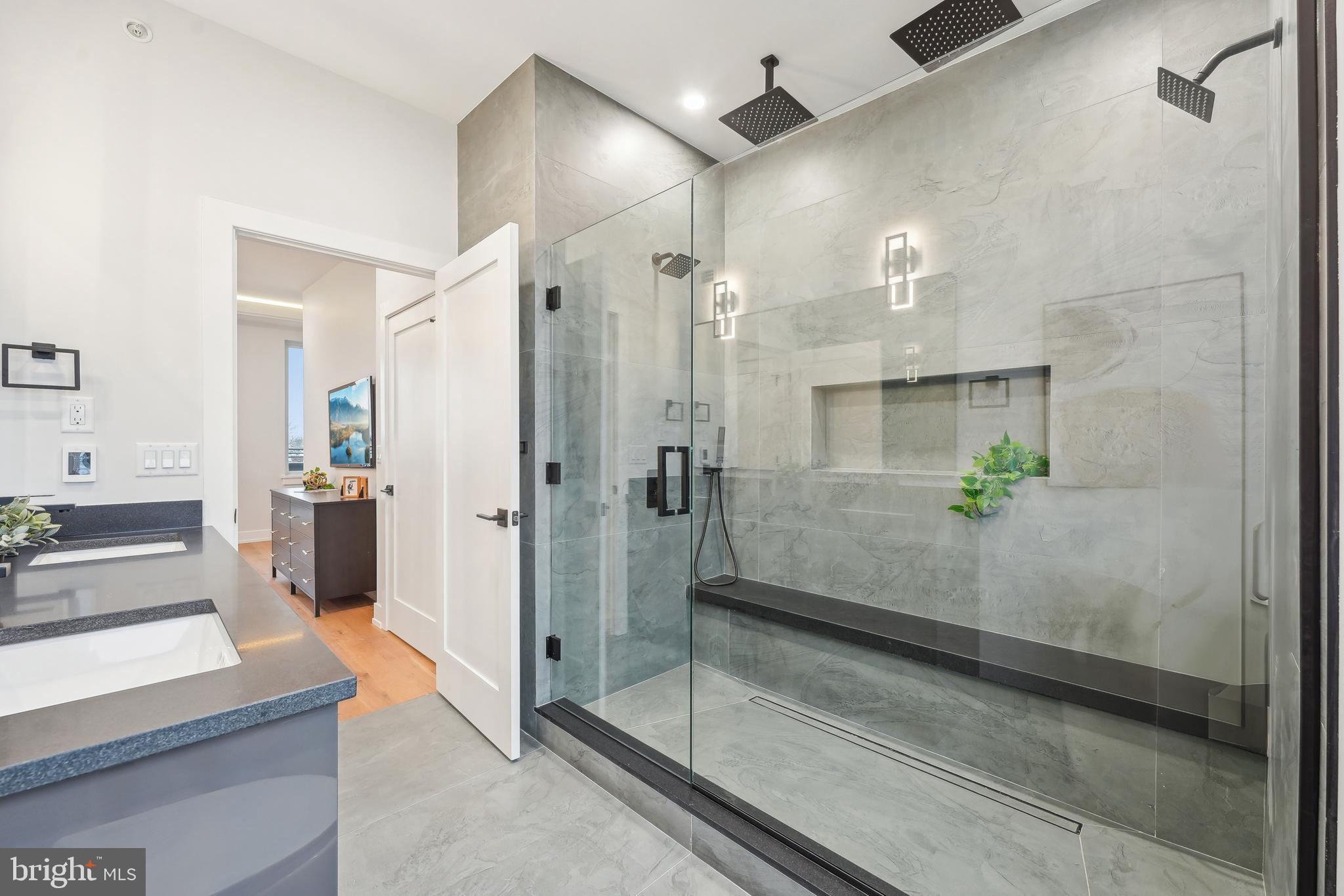 PORT RICHMOND - Residential