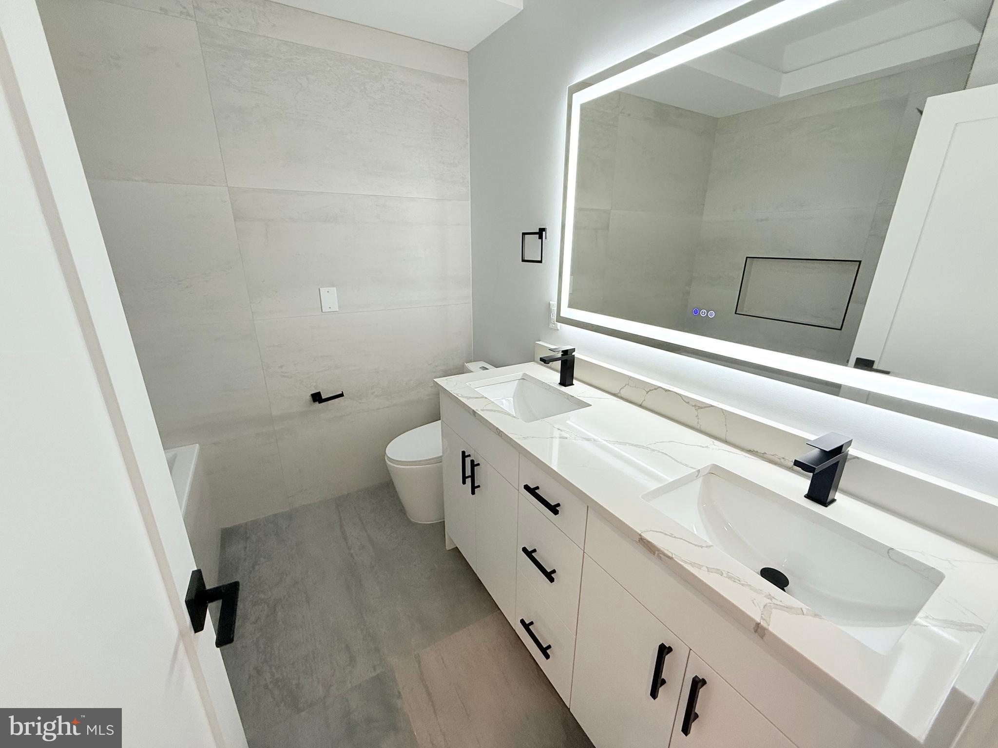 PORT RICHMOND - Residential