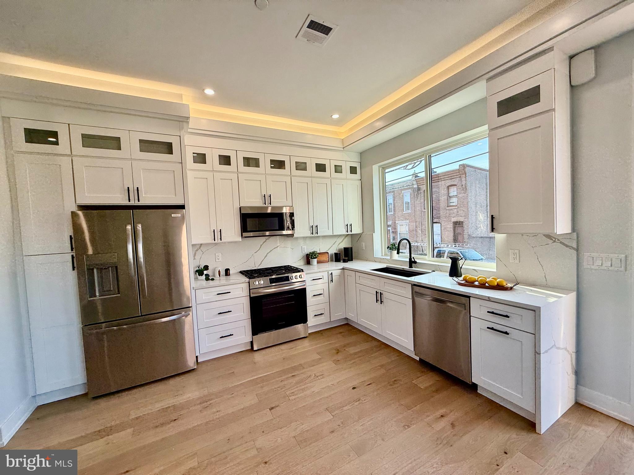 PORT RICHMOND - Residential