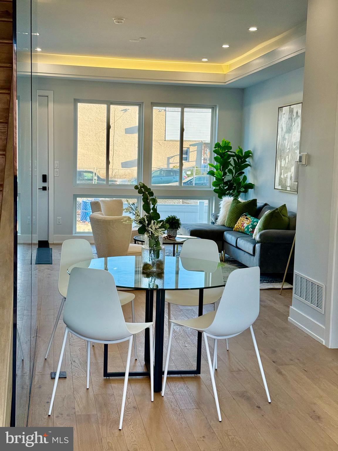 PORT RICHMOND - Residential