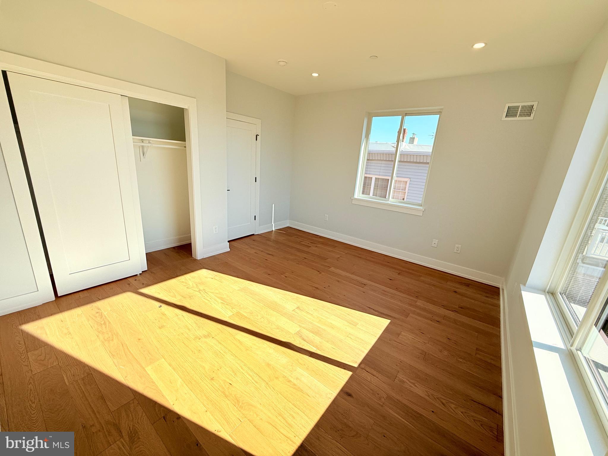 PORT RICHMOND - Residential