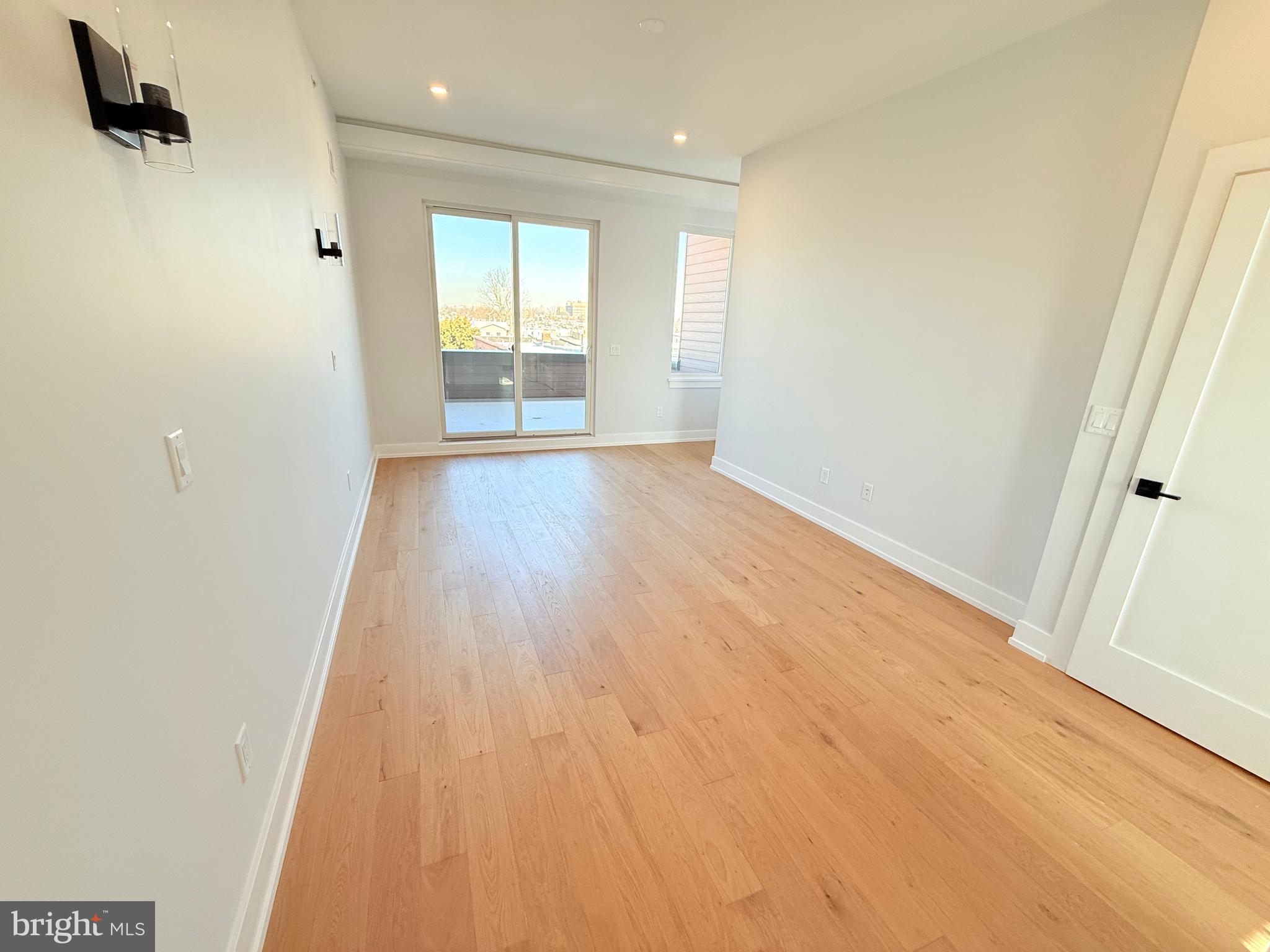 PORT RICHMOND - Residential