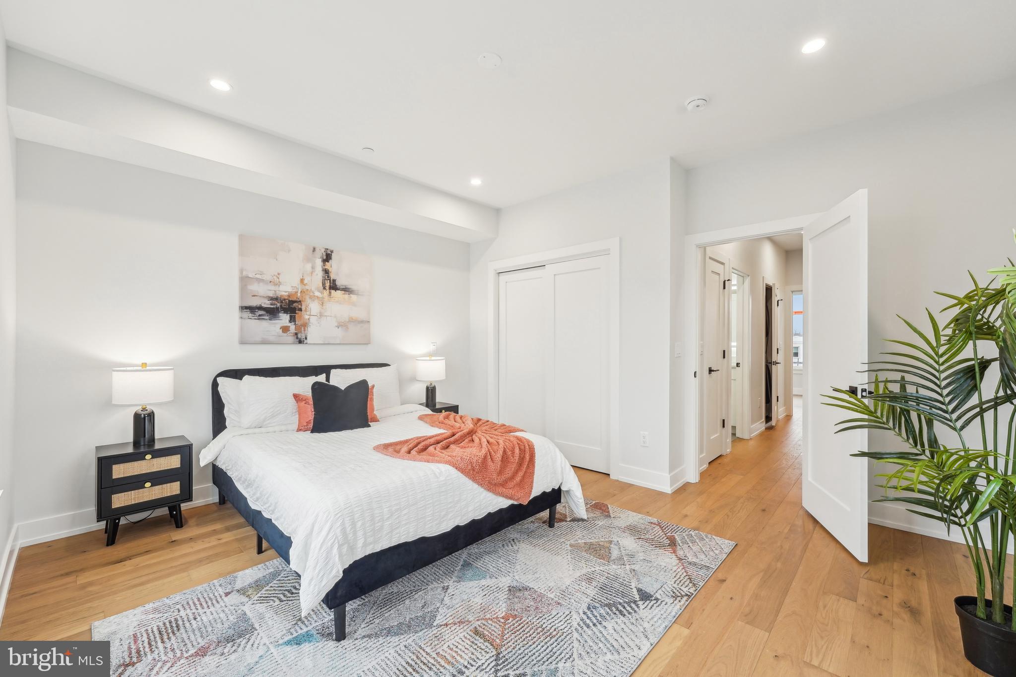 PORT RICHMOND - Residential