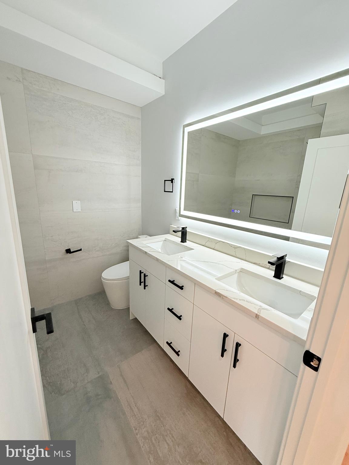 PORT RICHMOND - Residential