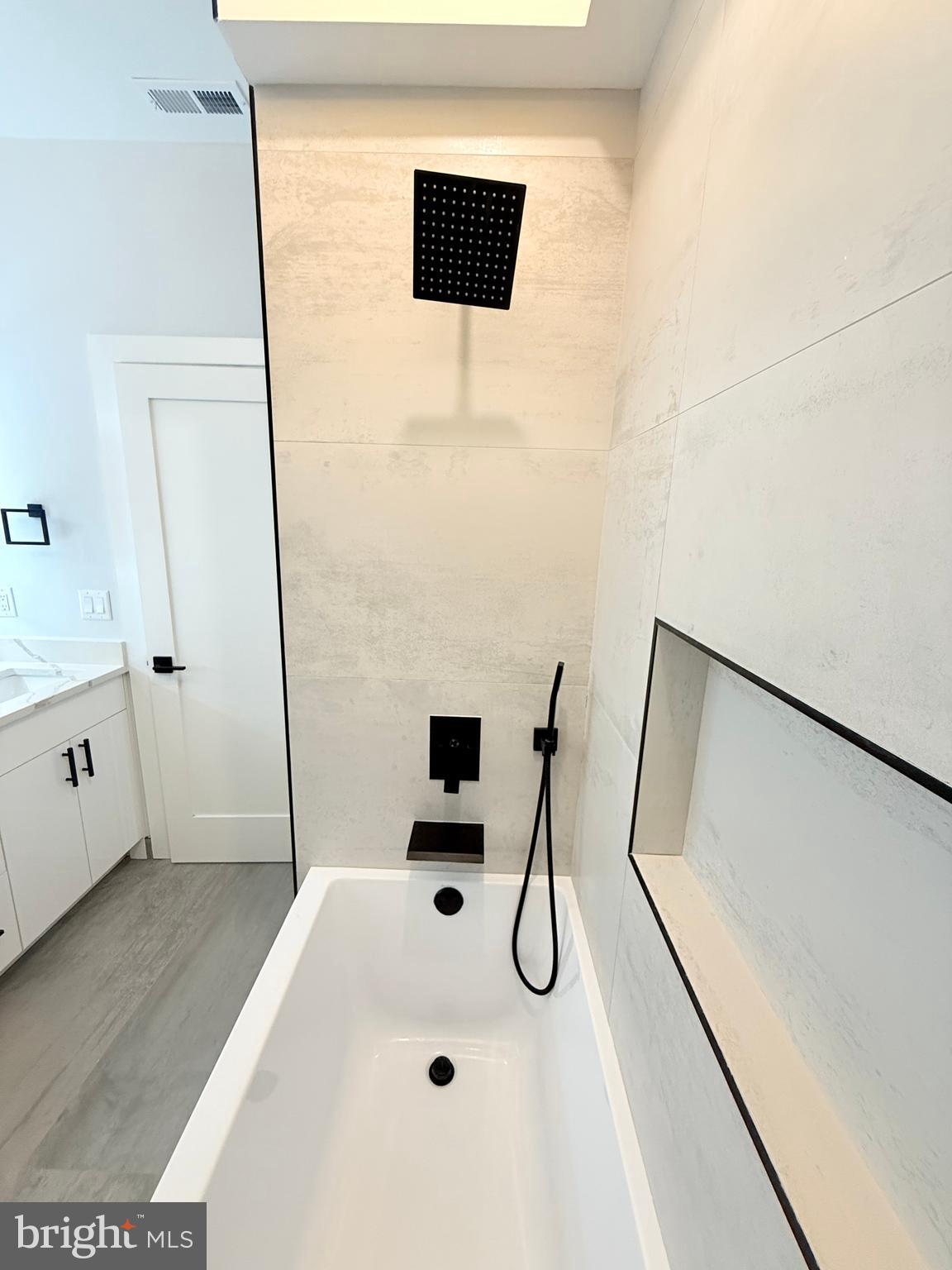 PORT RICHMOND - Residential