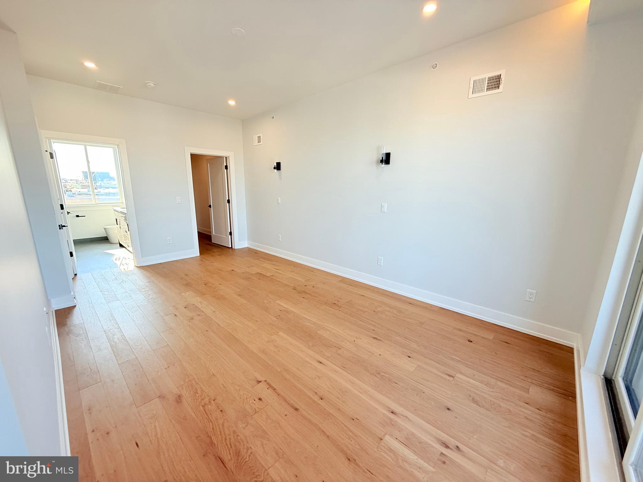 PORT RICHMOND - Residential