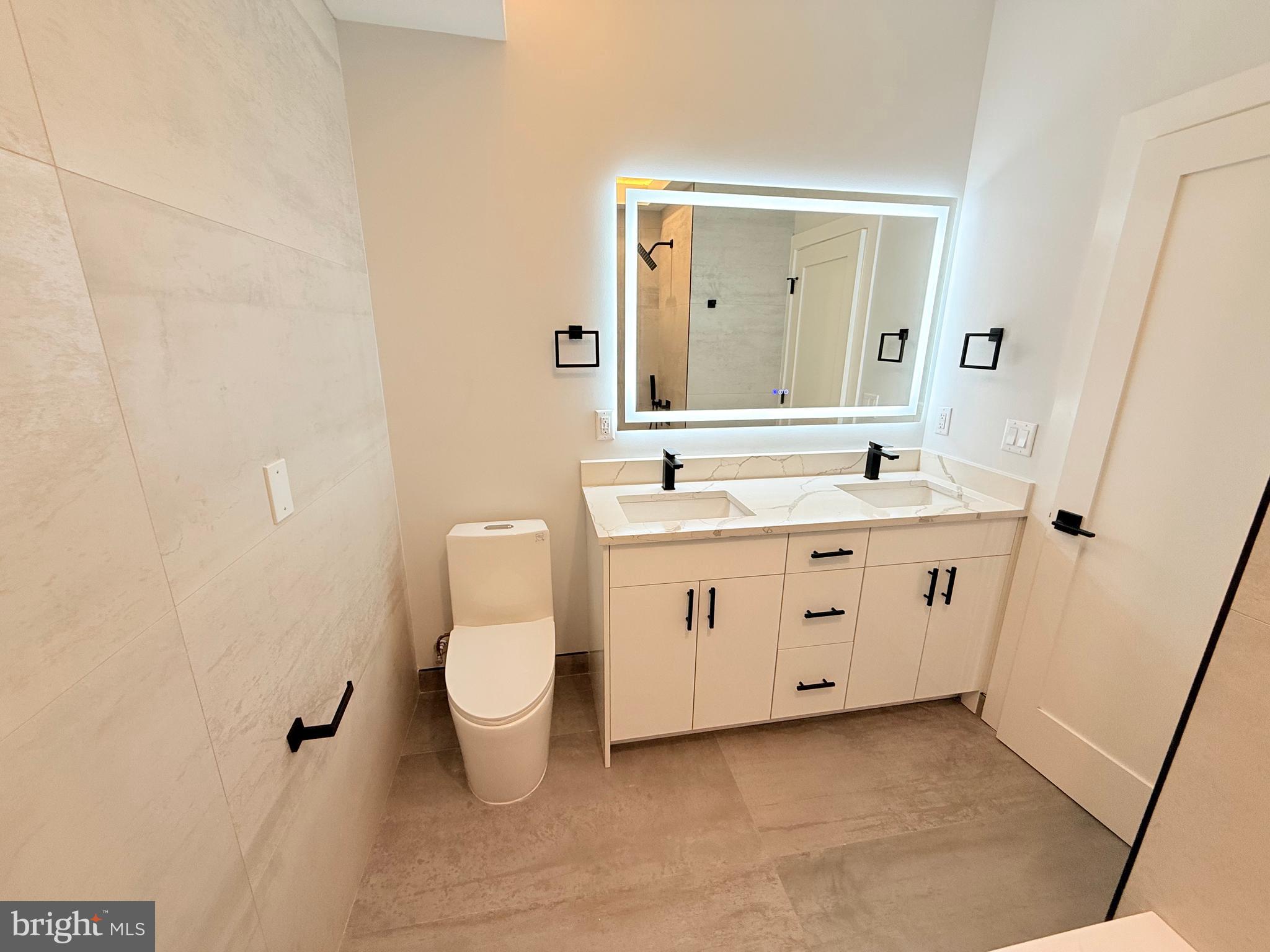 PORT RICHMOND - Residential