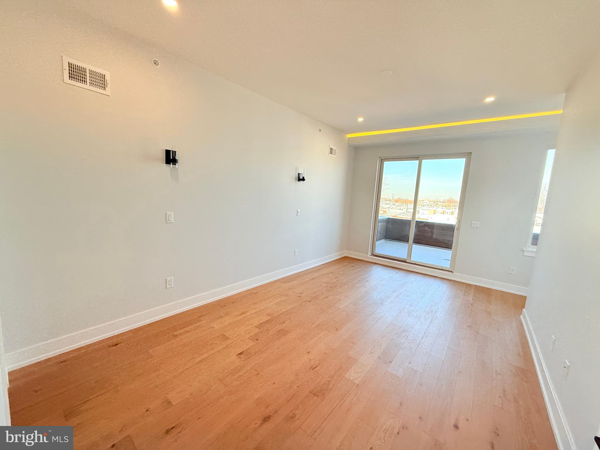 PORT RICHMOND - Residential