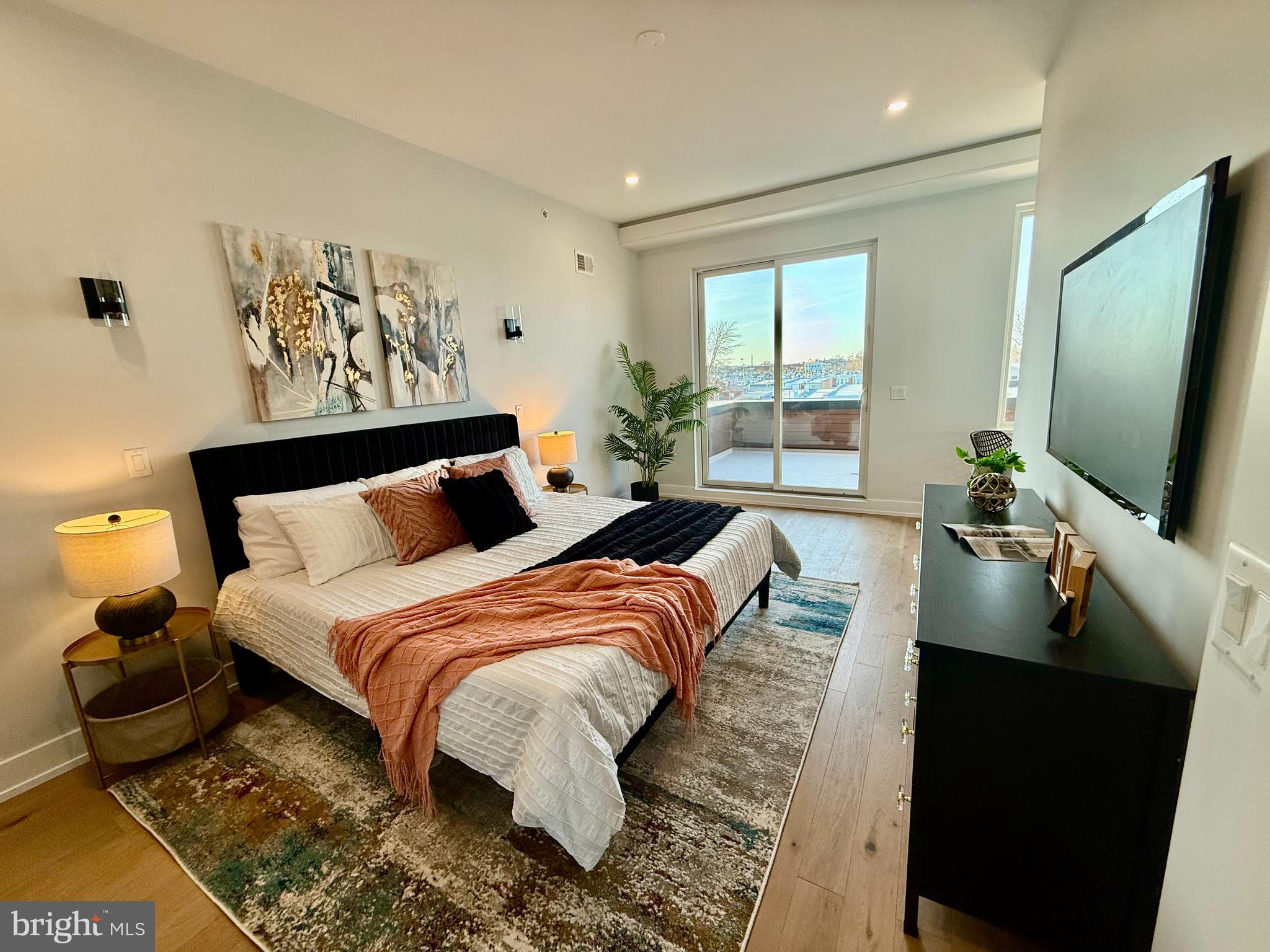 PORT RICHMOND - Residential