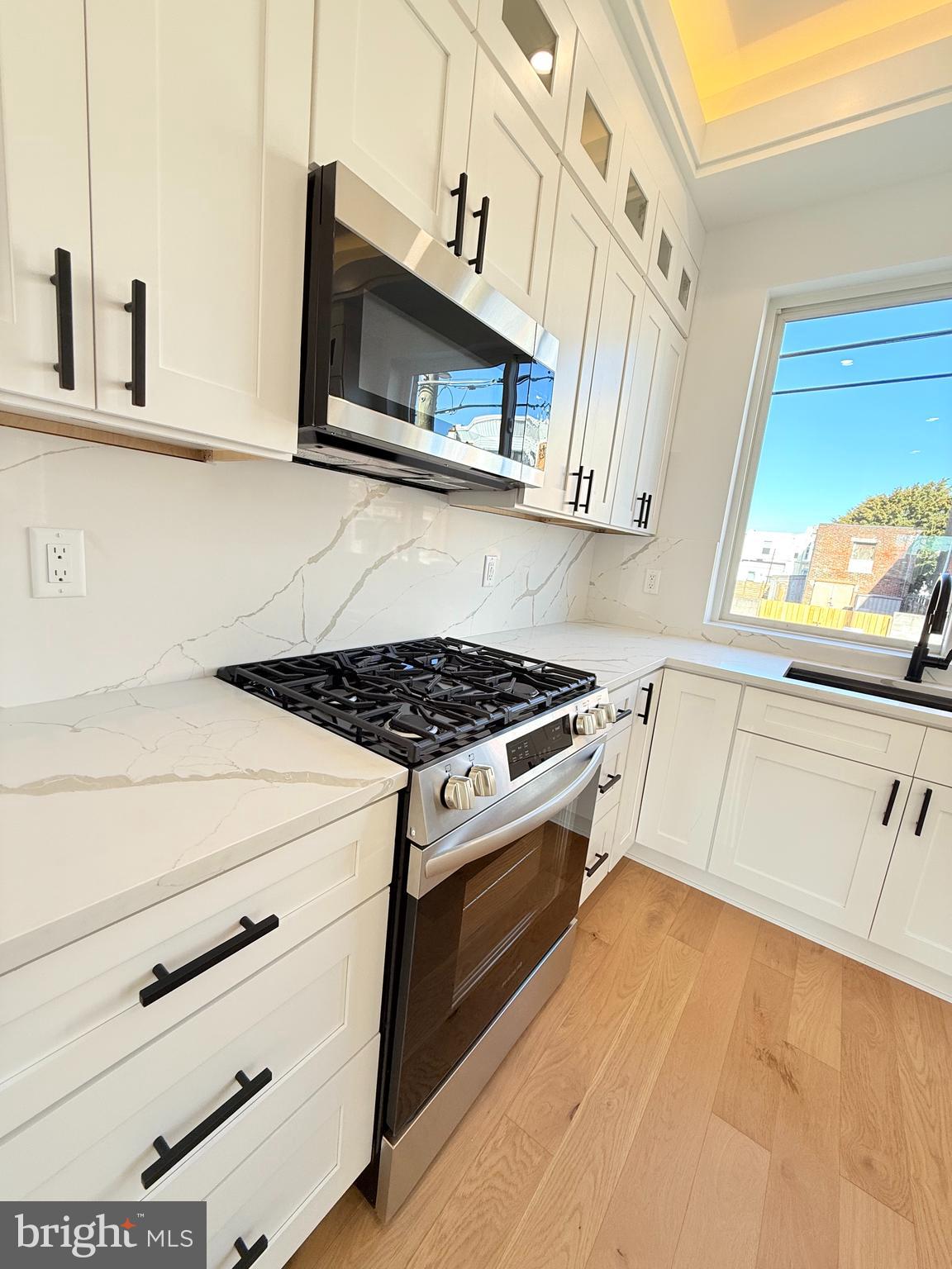 PORT RICHMOND - Residential