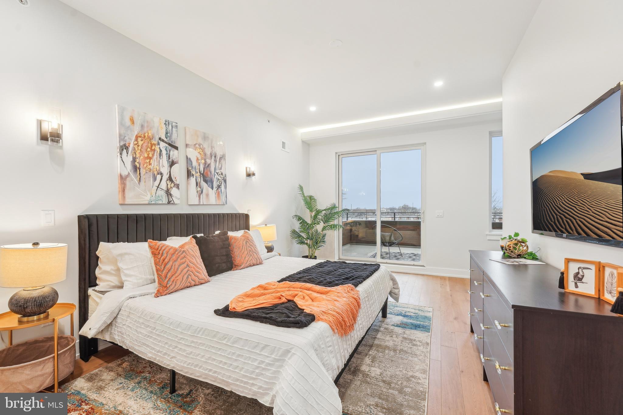 PORT RICHMOND - Residential