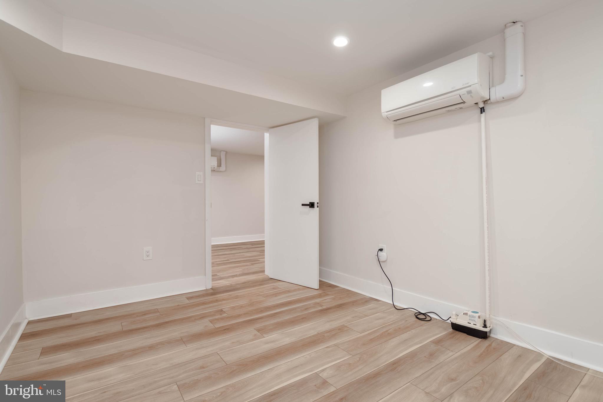 PERRY HALL - Residential