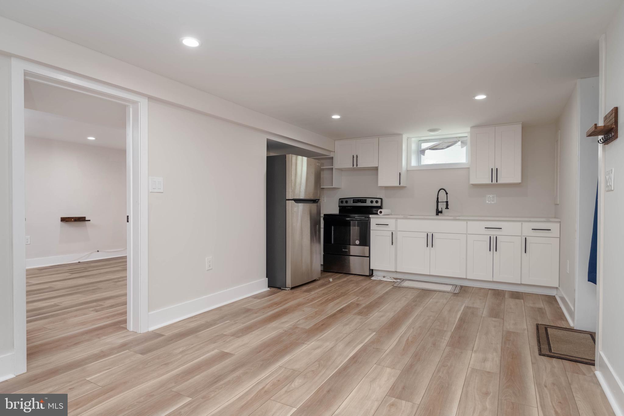 PERRY HALL - Residential