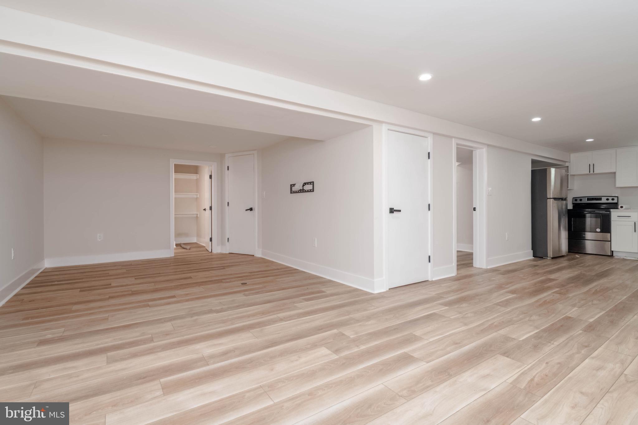 PERRY HALL - Residential